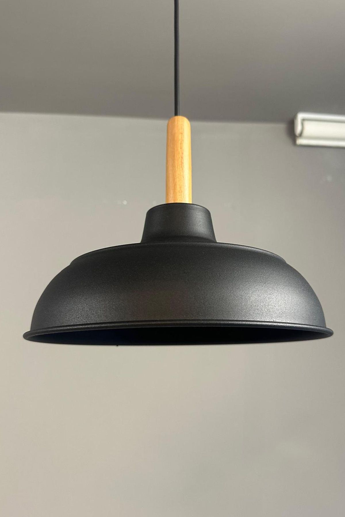 Bamyum Veluna Siyah Ahşap Başlık Tekli Avize Retro Sarkıt Ofis Showroom Salon Mutfak Avizeleri