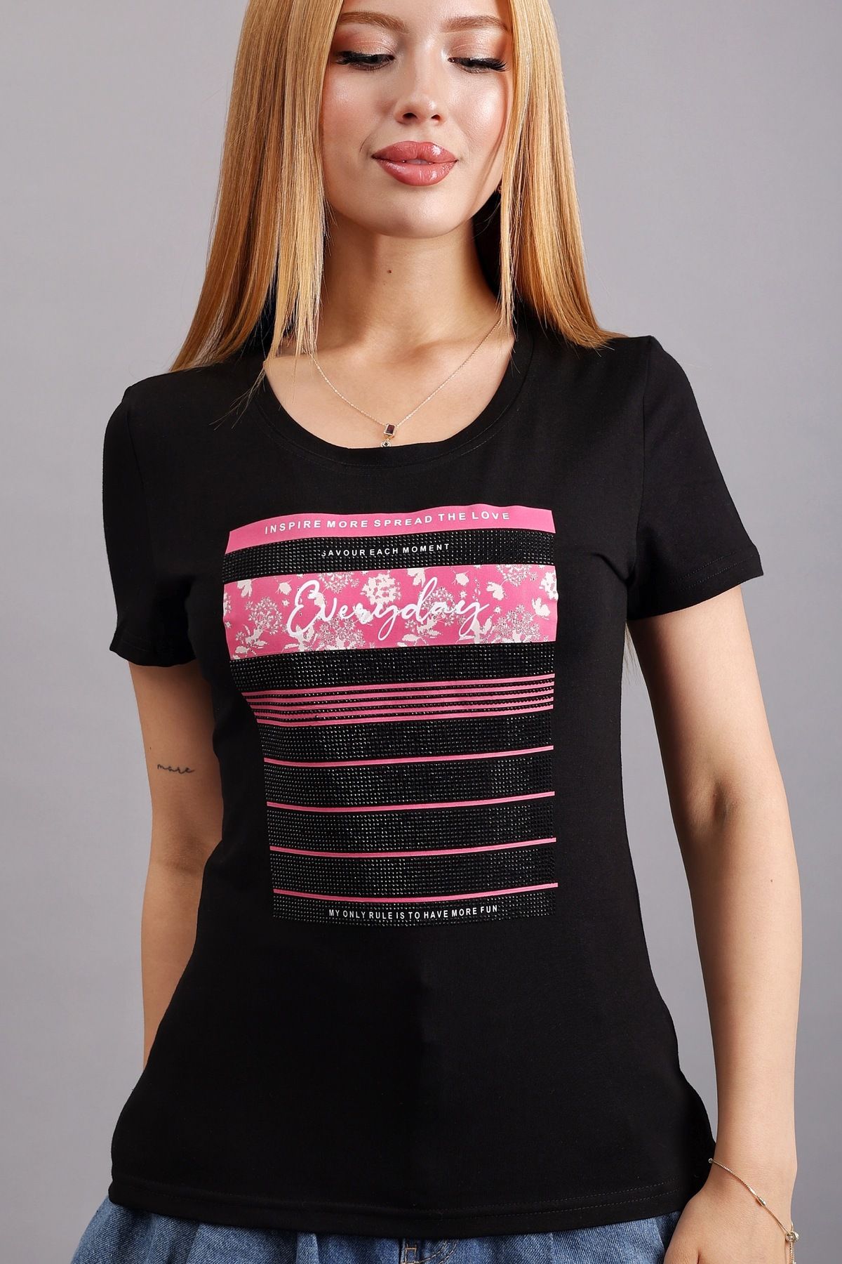 RICH GLAM Crystal Taşlı Baskılı Dar Kesim Slim Pamuk Şık Kadın Kısa Kollu Siyah T-Shirt