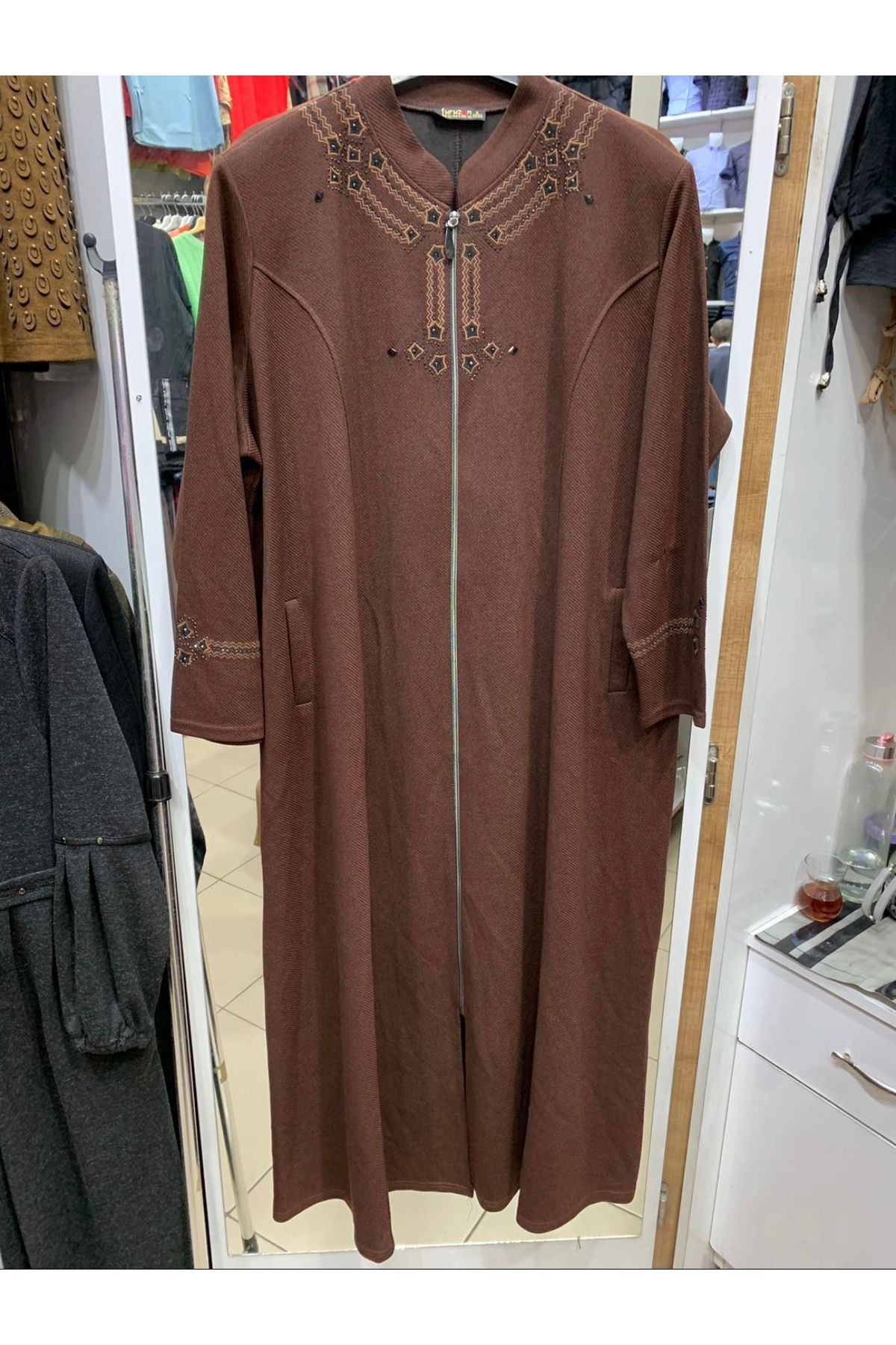 Butik Tesettür anne fermuarlı taşlı uzun cepli mevsimlik ferace pardesü