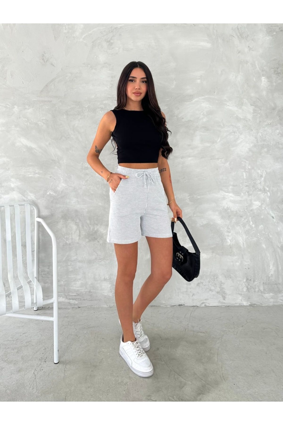 Ozy Fashion Su Yolu Çizgili Yazlık Gri Şort