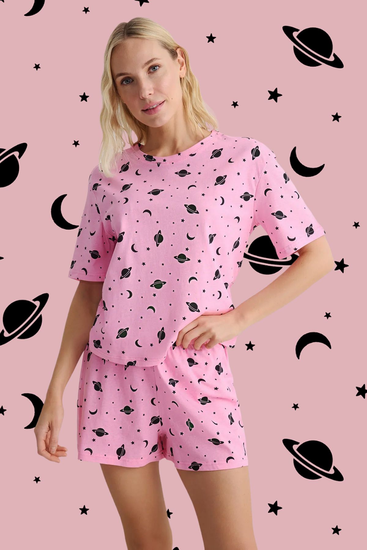Trendyol Collection Růžová souprava pleteného pyžama Galaxy Single Jersey THMSS25PT00070
