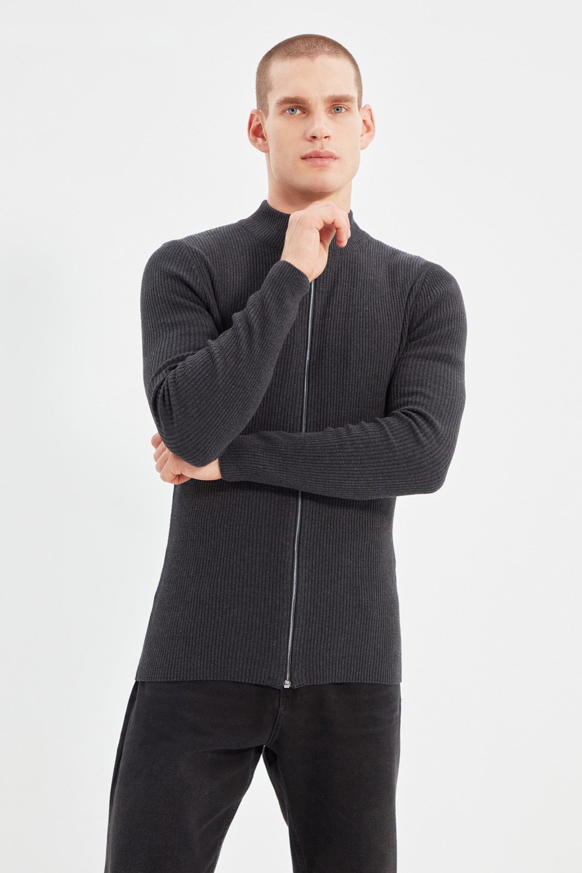 Trendyol Collection Strickjacke Grau Regular Fit Fast ausverkauft