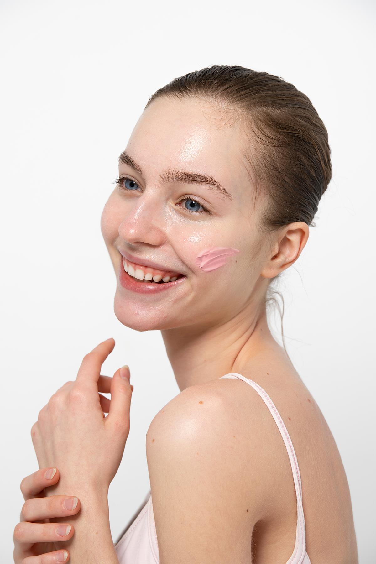 WEMARA TON ESITLEYICI YUZ BAKIM KREMI 50 SPF 50 ML — صورتی IMM.00.0174 — تصویر 6 از 7