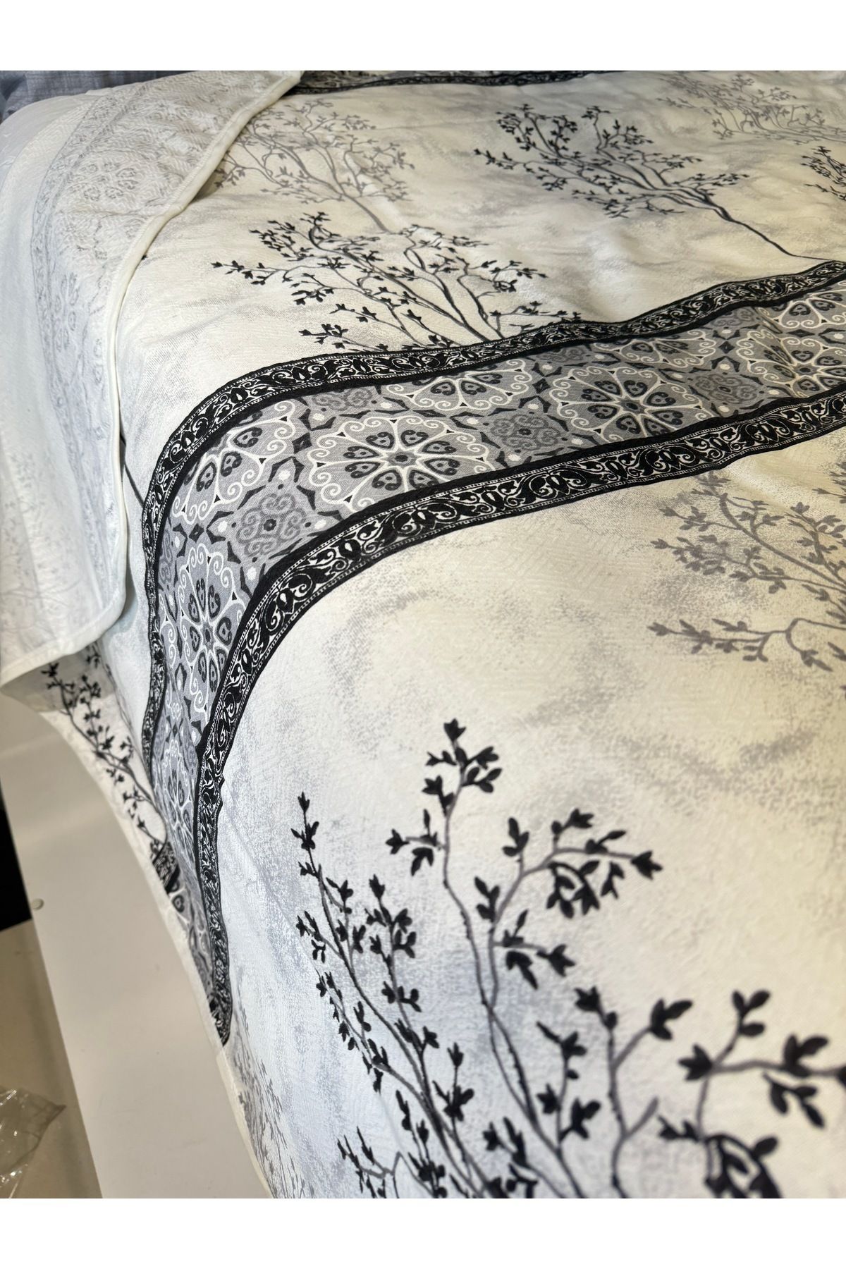 ŞENER HOME Bordür Desen Baskılı 150x240 Cm. Tek Kişilik Tek Pike