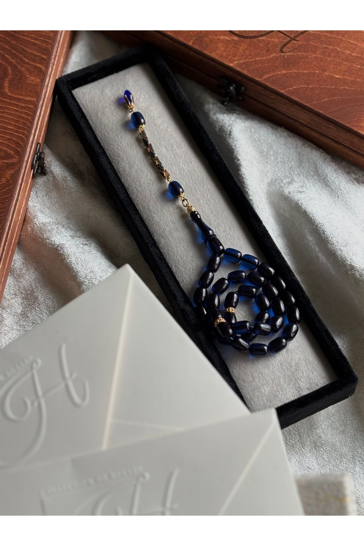 COLLECTION OF ROSARY SERTİFİKALI ATEŞ KEHRİBAR ÖZEL İŞÇİLİKLİ TAŞLI 925 AYAR GÜMÜŞ TASARIM PÜSKÜLLÜ