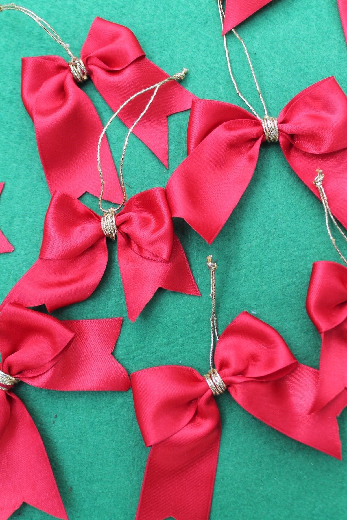 Emtory Home-5 Pieces Gold Detailed Red Satin Ribbon Christmas Tree Ornament 5