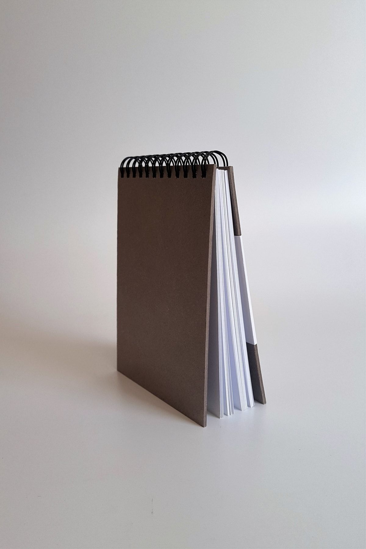 Lemsstudio-Experto A6 Sketchbook 200g. 80 Pp. 40 Sheets Hard Cover Sketchbook 4