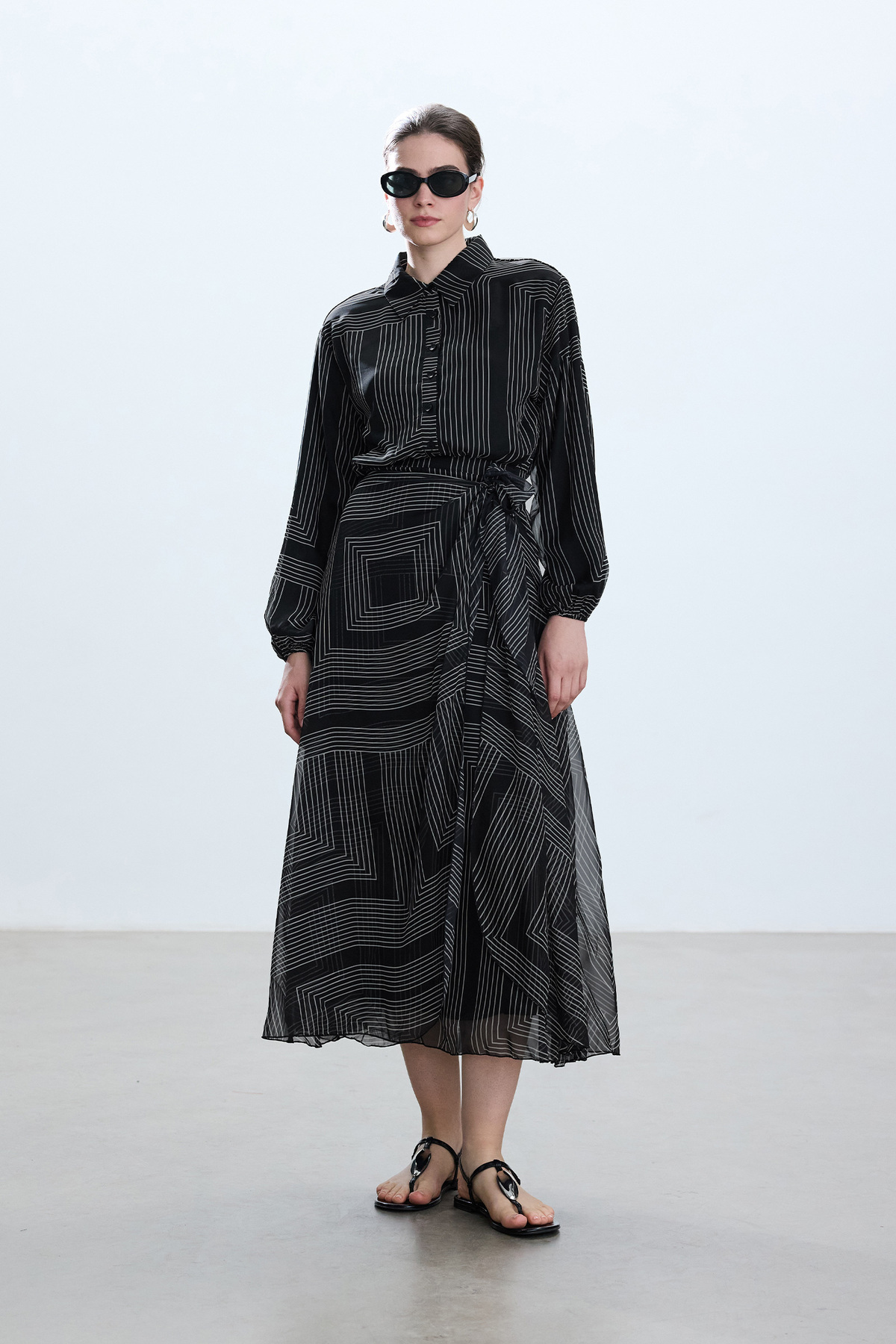 BE BLUE-Tie-up Minimal Patterned Dress 5