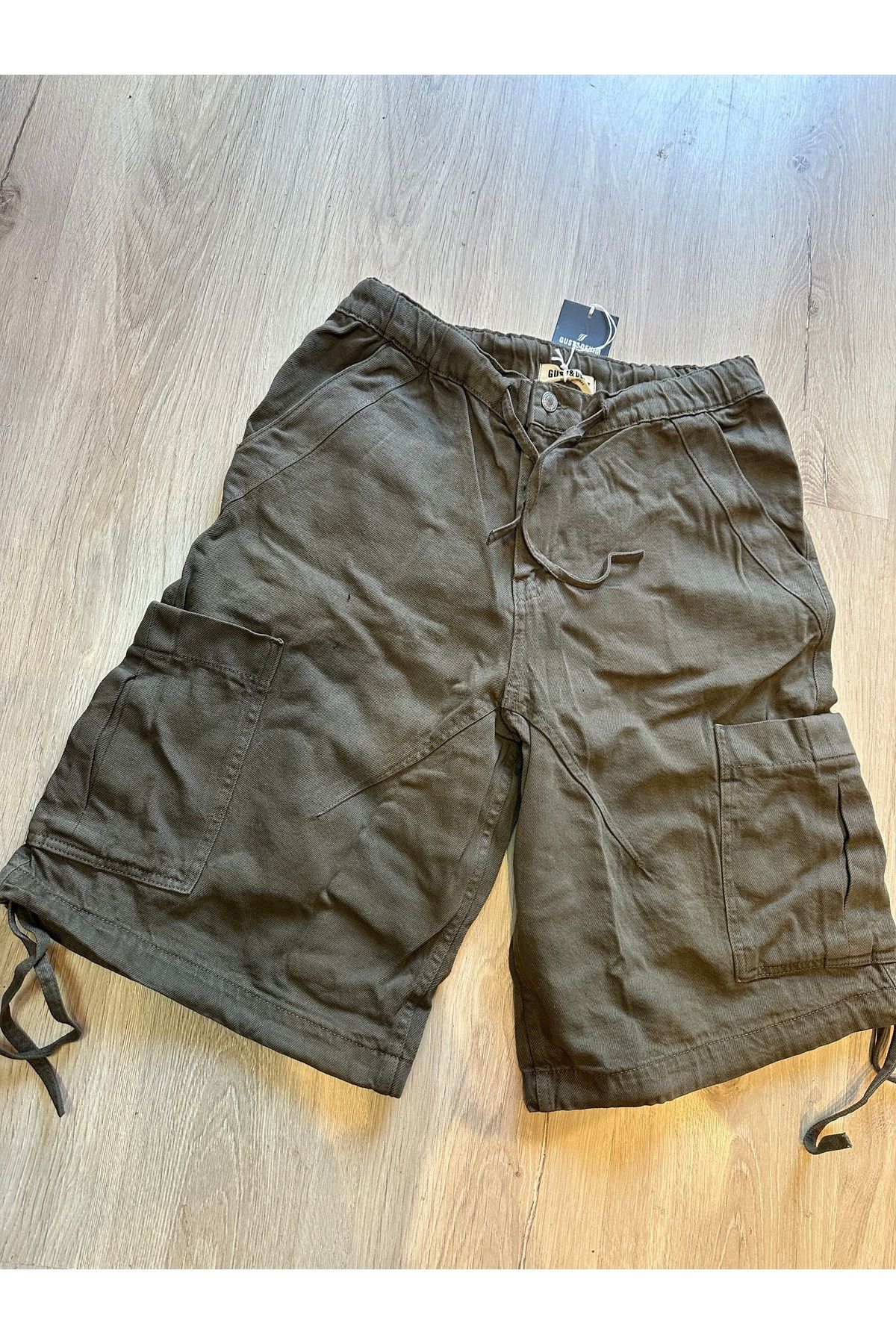 Ezgi Eraslan boutique Bermuda şort