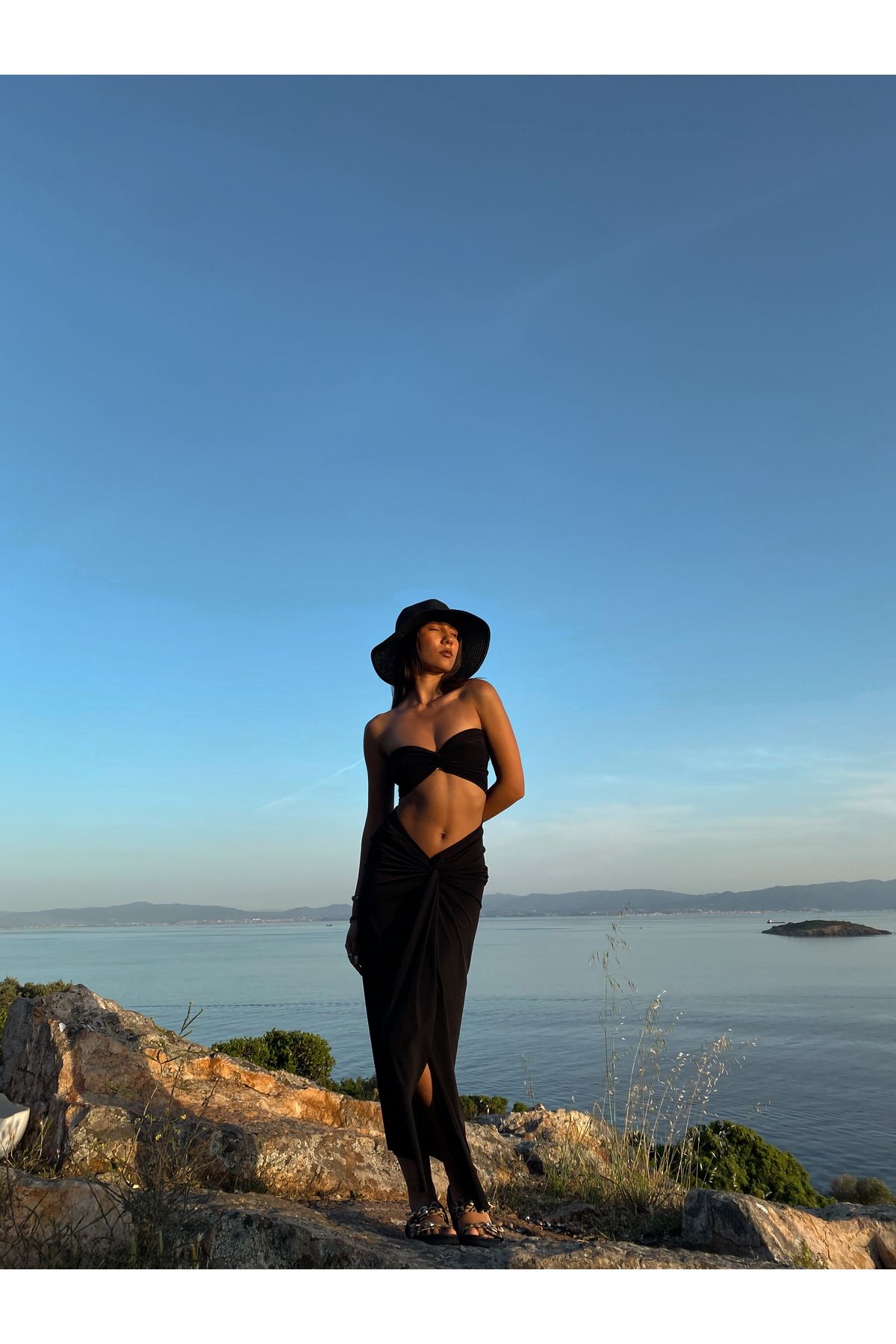 Clothesfast Elia Siyah Büzgülü Pareo Etek & Crop Üstü Takım