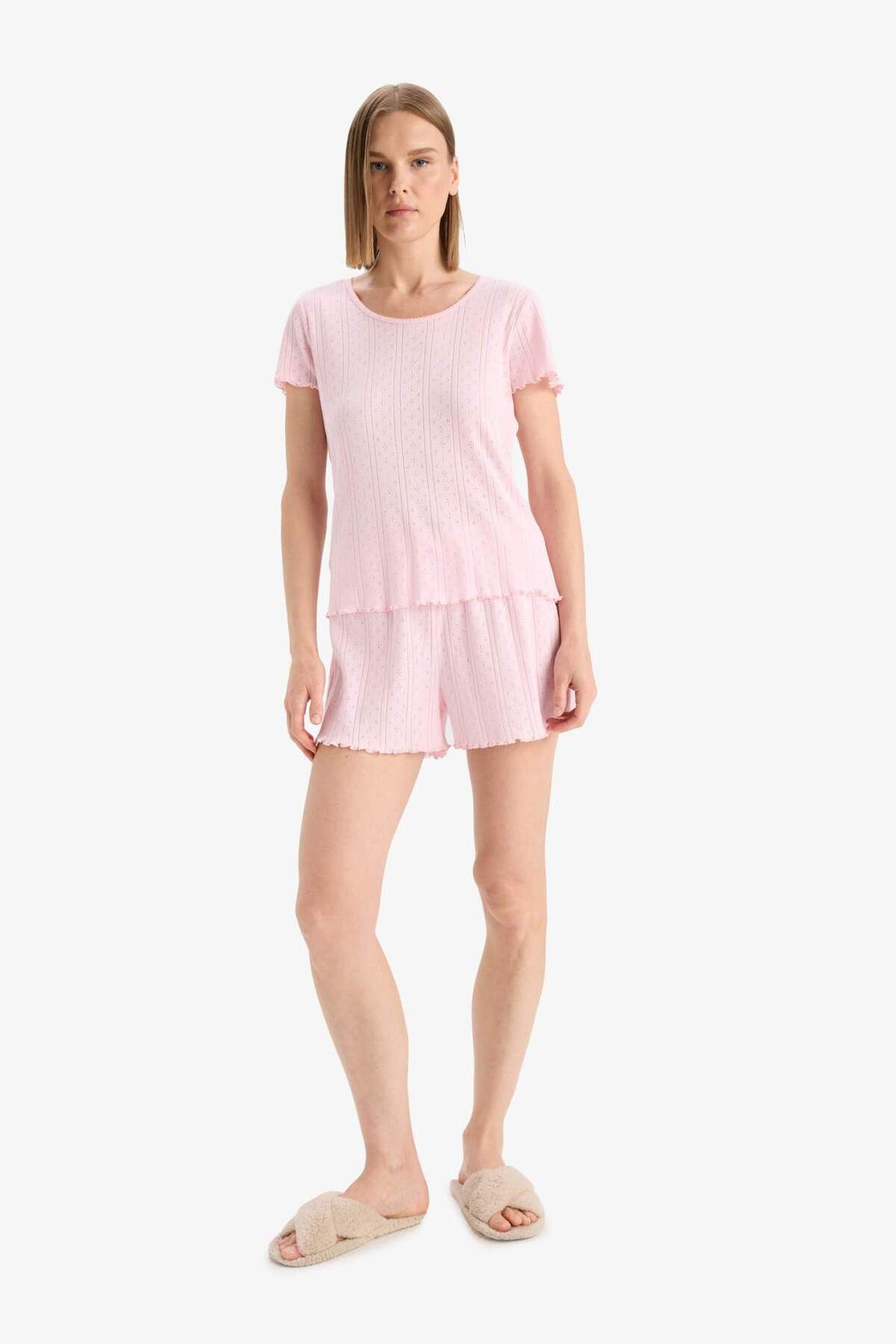 DeFacto Regular Fit Pijama Takımı Kısa Kollu pijama Üstü Esnek Belli Şort Pijama Altı-Fall in Love E4335AX25