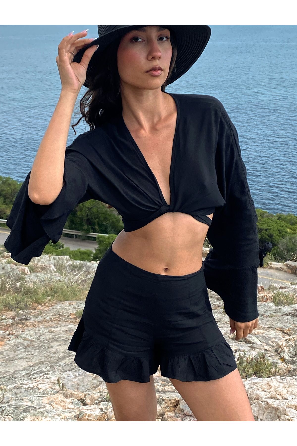 Clothesfast Flora Siyah Dokuma Fırfırlı Bluz Şort Plaj Takım Pareo