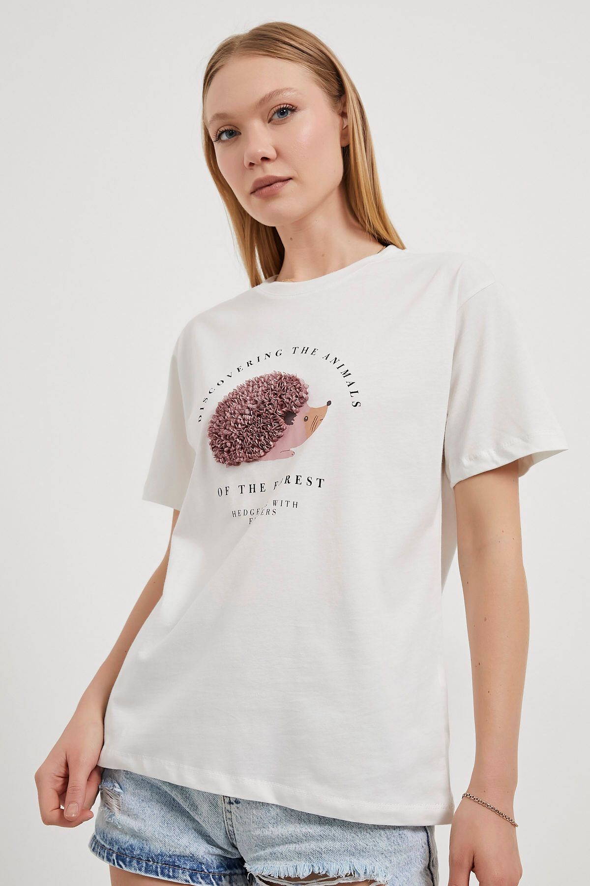 Arma Life ARMALIFE 4003 ÜÇ BOYUT KİRPİ TEMALI BİS YAKA KADIN T-SHIRT