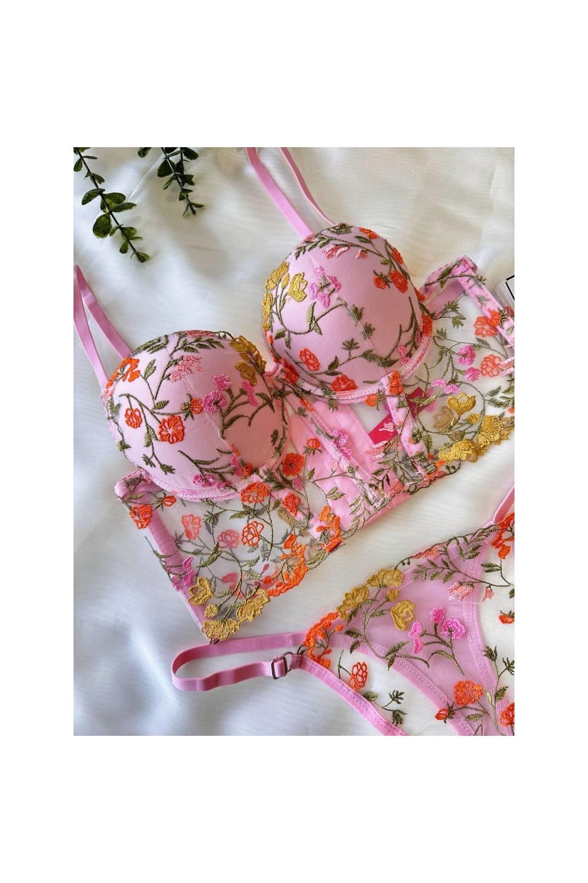 Findit Özel Tasarım Pembe Dantel İşlemeli Çiçek Desenli Destekli Bralet Takımı