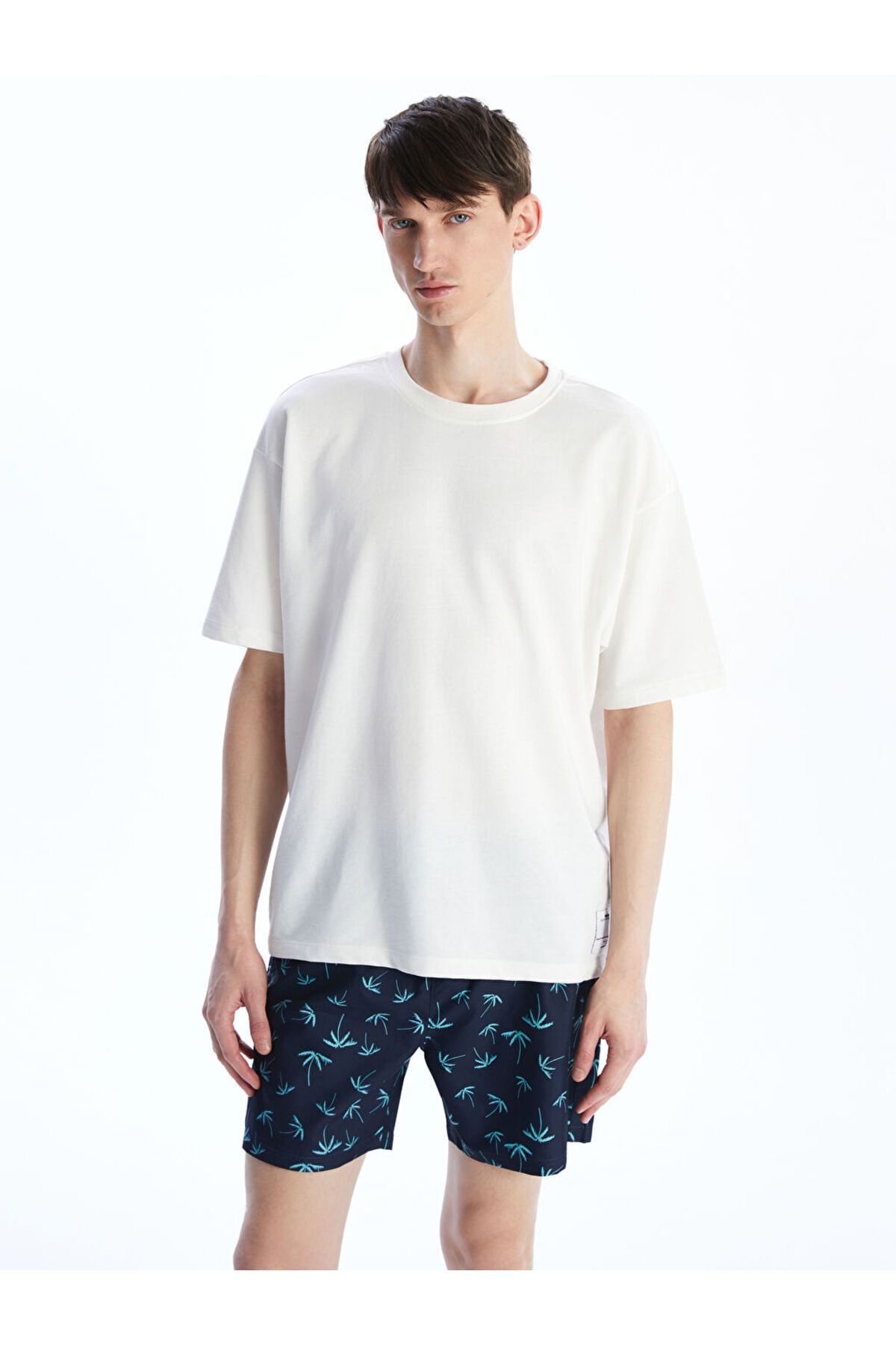 LC Waikiki Yeni Sezon Kisa Boy Desenli Erkek Deniz Sortu - S54277Z8