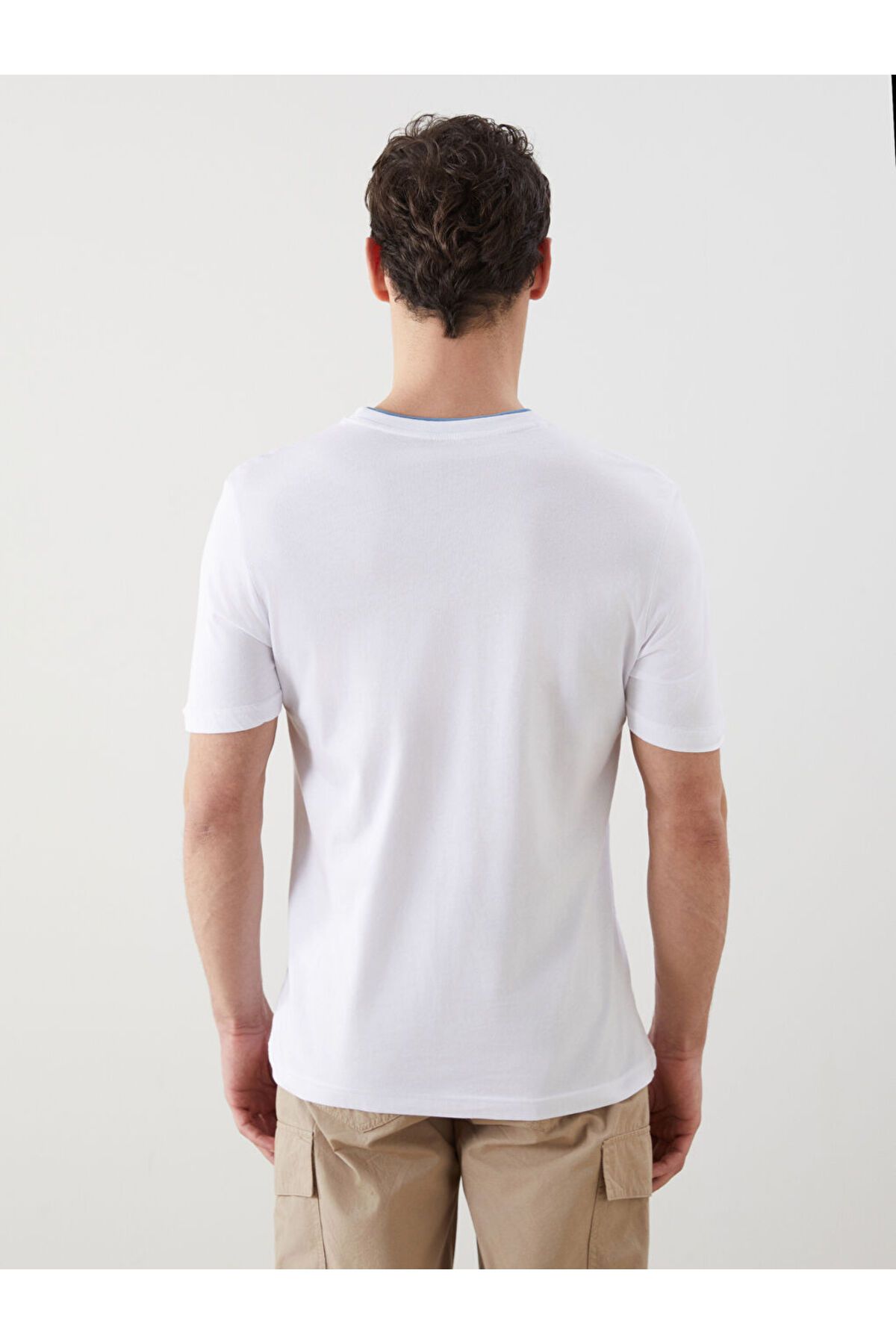LC Waikiki-Tricou pentru bărbați din bumbac pieptănat cu mânecă scurtă cu decolteu 4