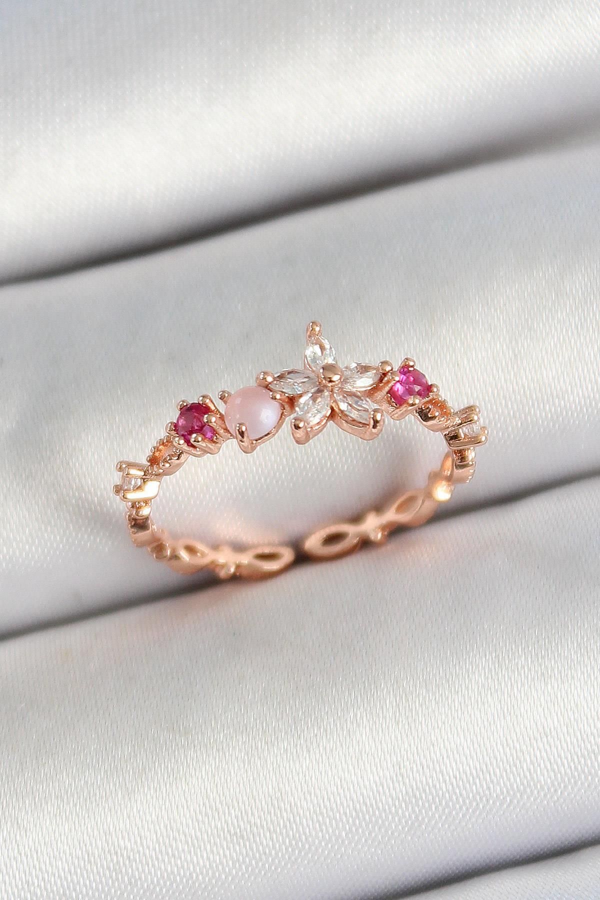 Celira Pirinç Papatya Figürlü Zirkon Taşlı Rose Gold Renk Ayarlanabilir Kadın Yüzük