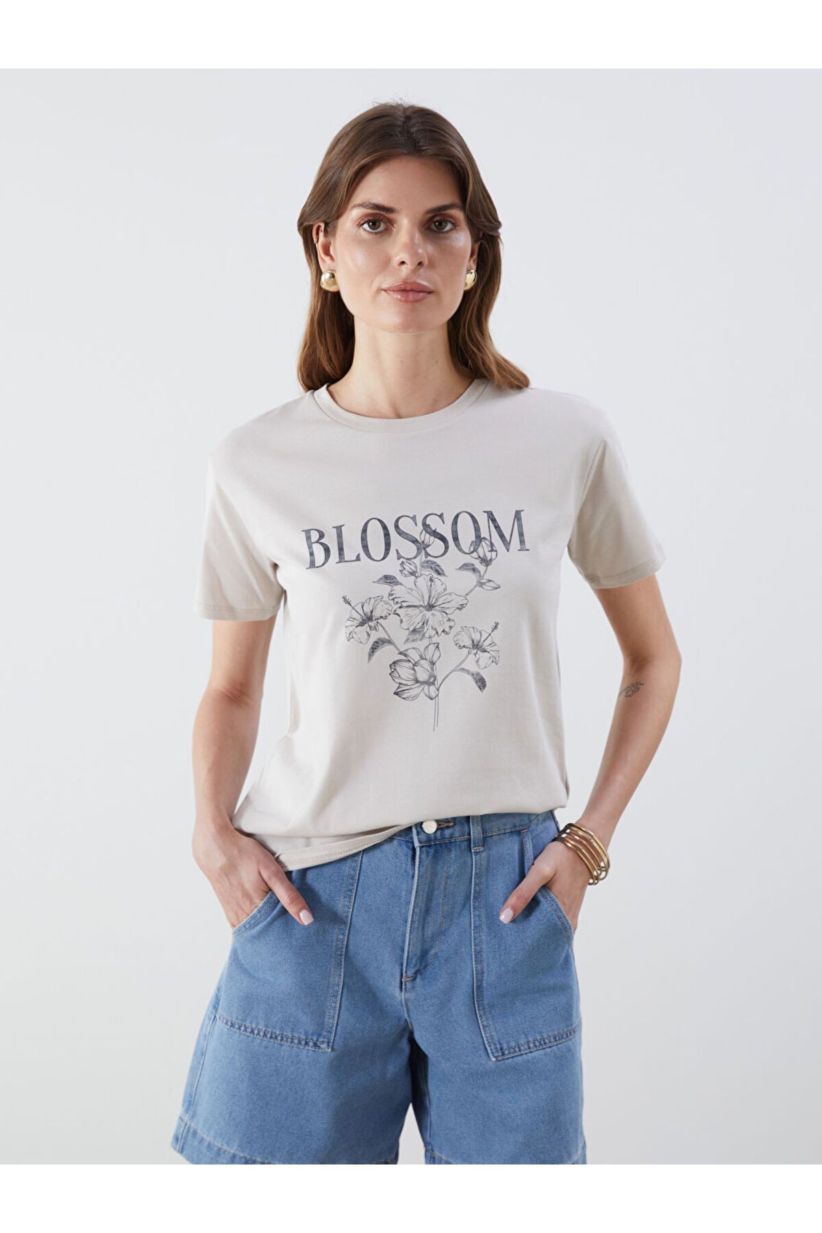 LC Waikiki Yeni Sezon Bisiklet Yaka Baskili Kadin Tisort - S5IL96Z8