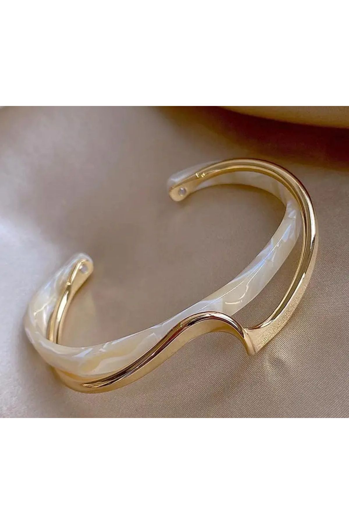 La Saade Elegant Luna Wave-Ay Dalgası Bej Gold Bileklik
