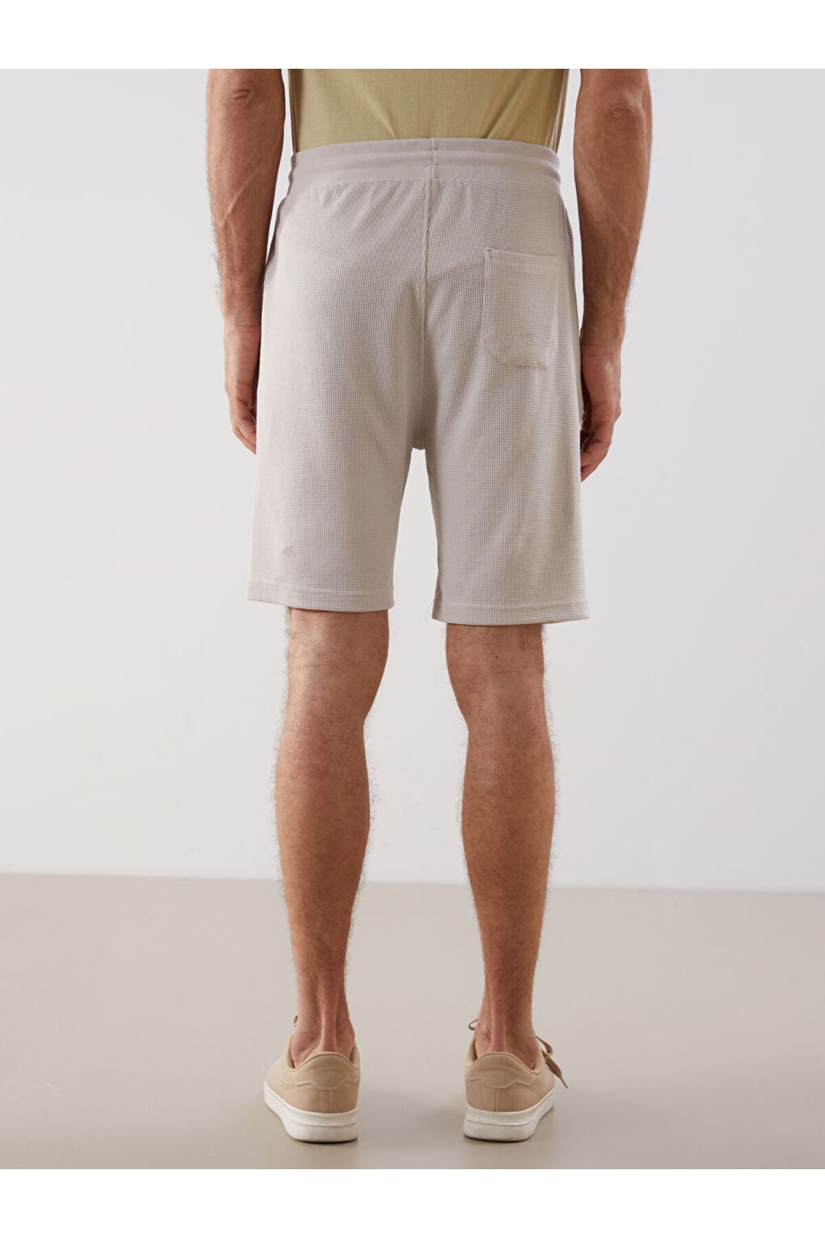 LC Waikiki-Create Your Style from Uzg Store |   Standard Fit Men's Shorts 5