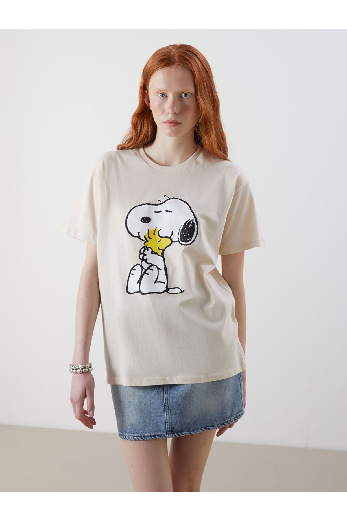 LC Waikiki Yeni Sezon Bisiklet Yaka Snoopy Baskili Kadin Tisort - S5O066Z8
