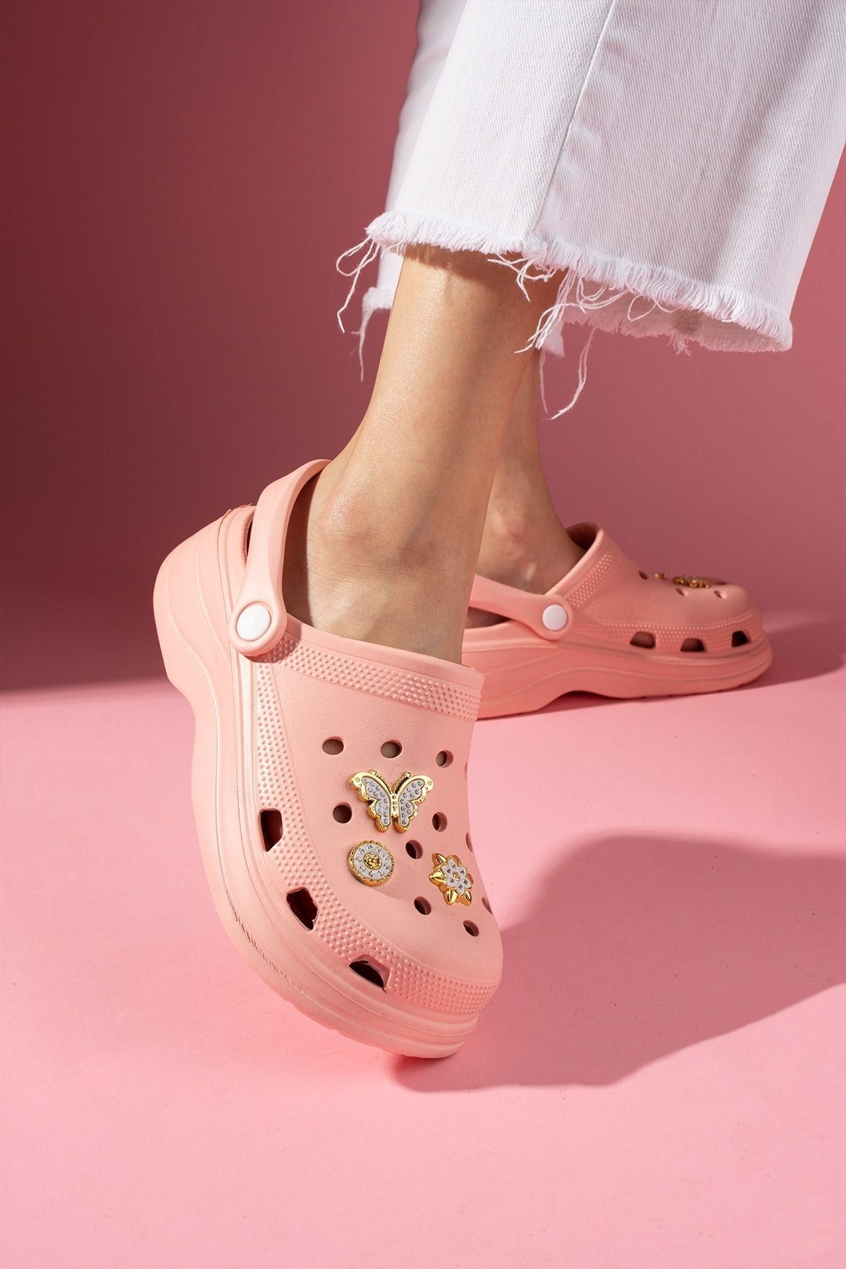 FUGA MODA-Suzy Powder Butterfly Star Flower Stone Accessory Polyurethane Perforated Closed Front Wet Floor Men's Te 4