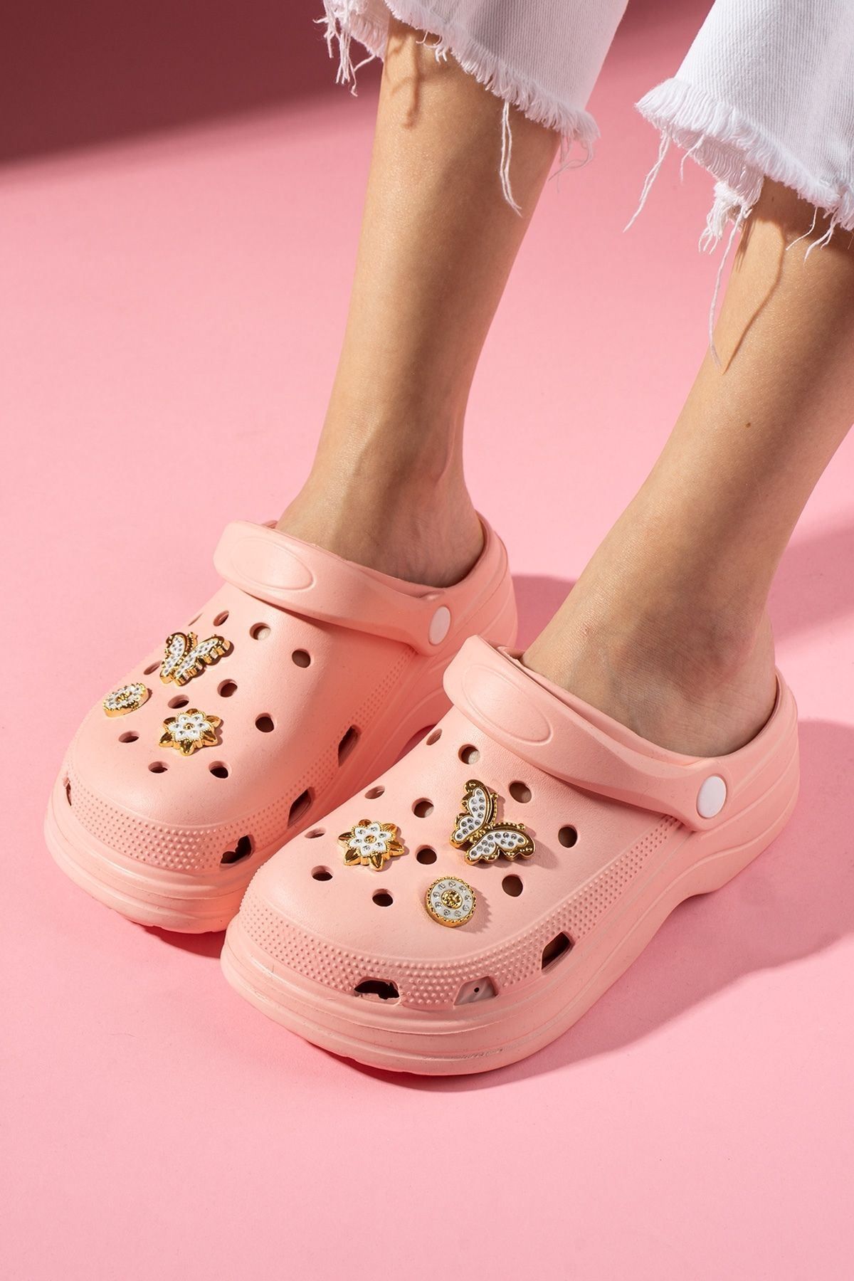 FUGA MODA-Suzy Powder Butterfly Star Flower Stone Accessory Polyurethane Perforated Closed Front Wet Floor Men's Te 3