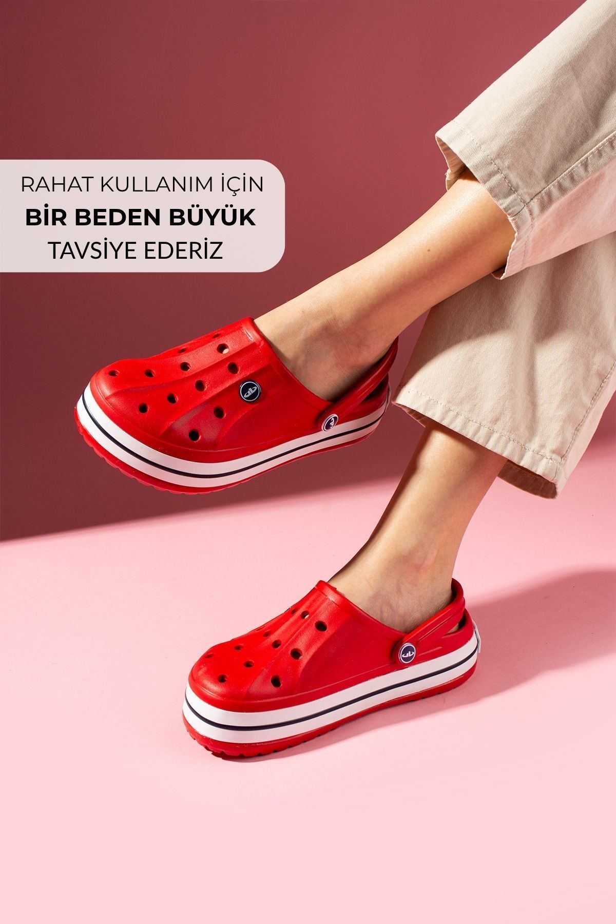 FUGA MODA Eflora Kırmızı Delikli Çizgi Kabartmalı Poliüretan Önü Kapalı Islak Zemin Terlik ve Sandalet