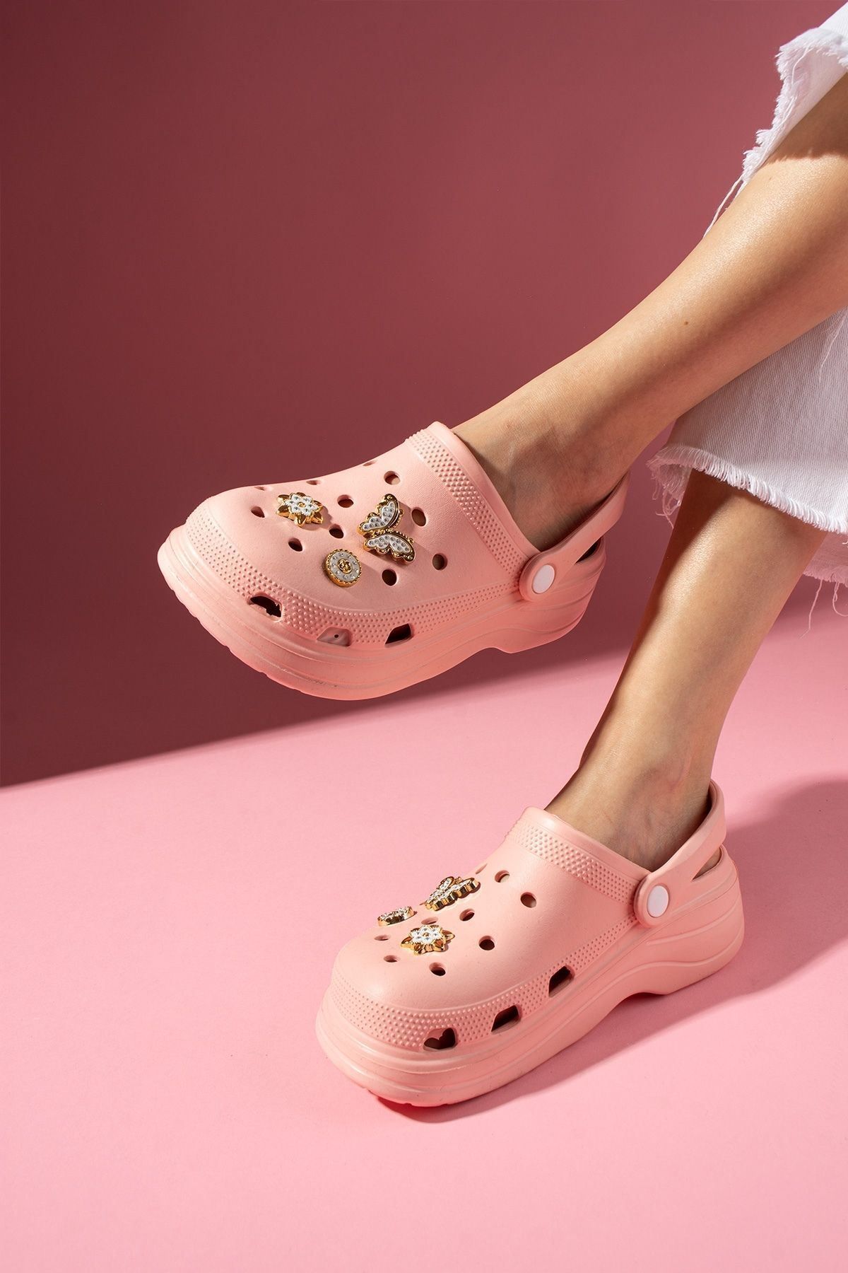 FUGA MODA-Suzy Powder Butterfly Star Flower Stone Accessory Polyurethane Perforated Closed Front Wet Floor Men's Te 5
