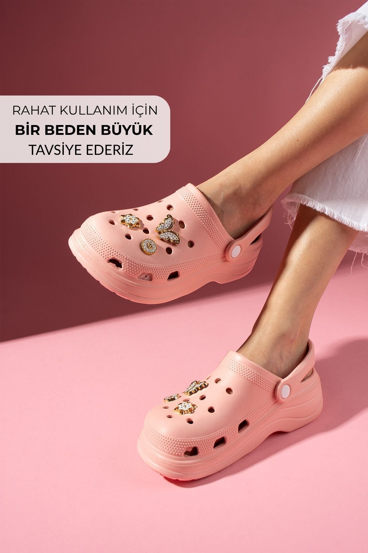 FUGA MODA Suzy Pudra Kelebek Yıldız Çiçek Taşlı Aksesuarlı Poliüretan Delikli Önü Kapalı Islak Zemin Erkek Te