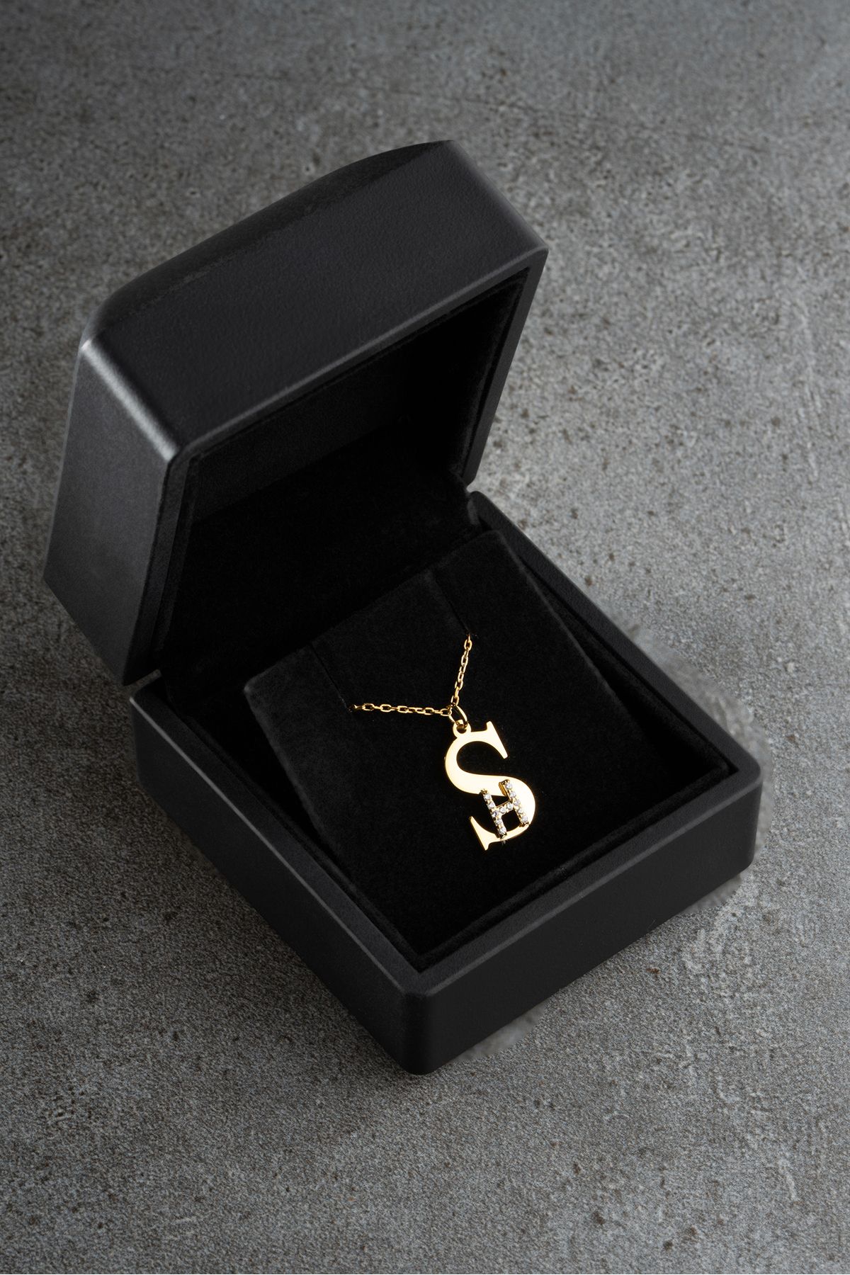 Silvano Jewelry 925 Ayar Gümüş Işıklı Kutuda Kişiye Özel Harf Kolye
