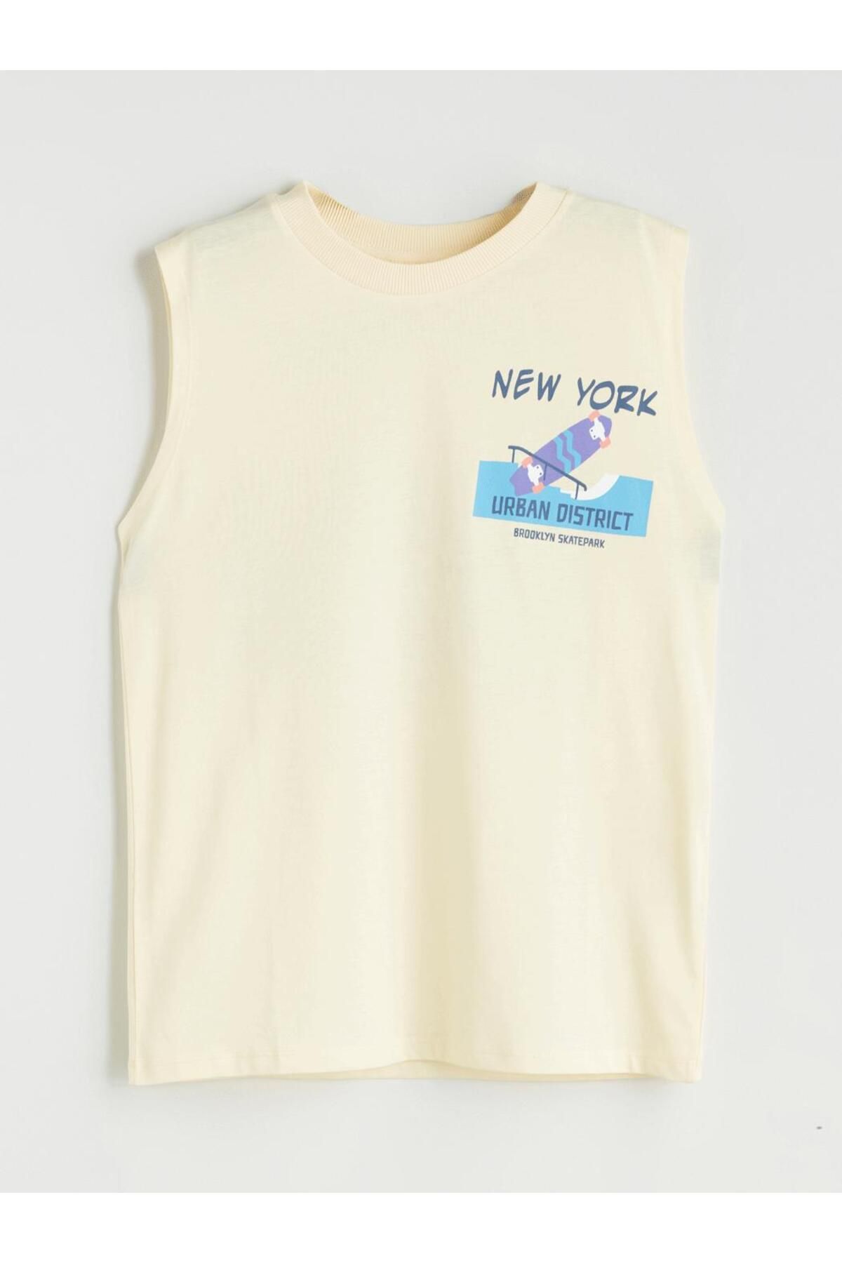 LC Waikiki Yeni Sezon Bisiklet Yaka New York Baskili Erkek Cocuk Atlet - S5GR46Z4