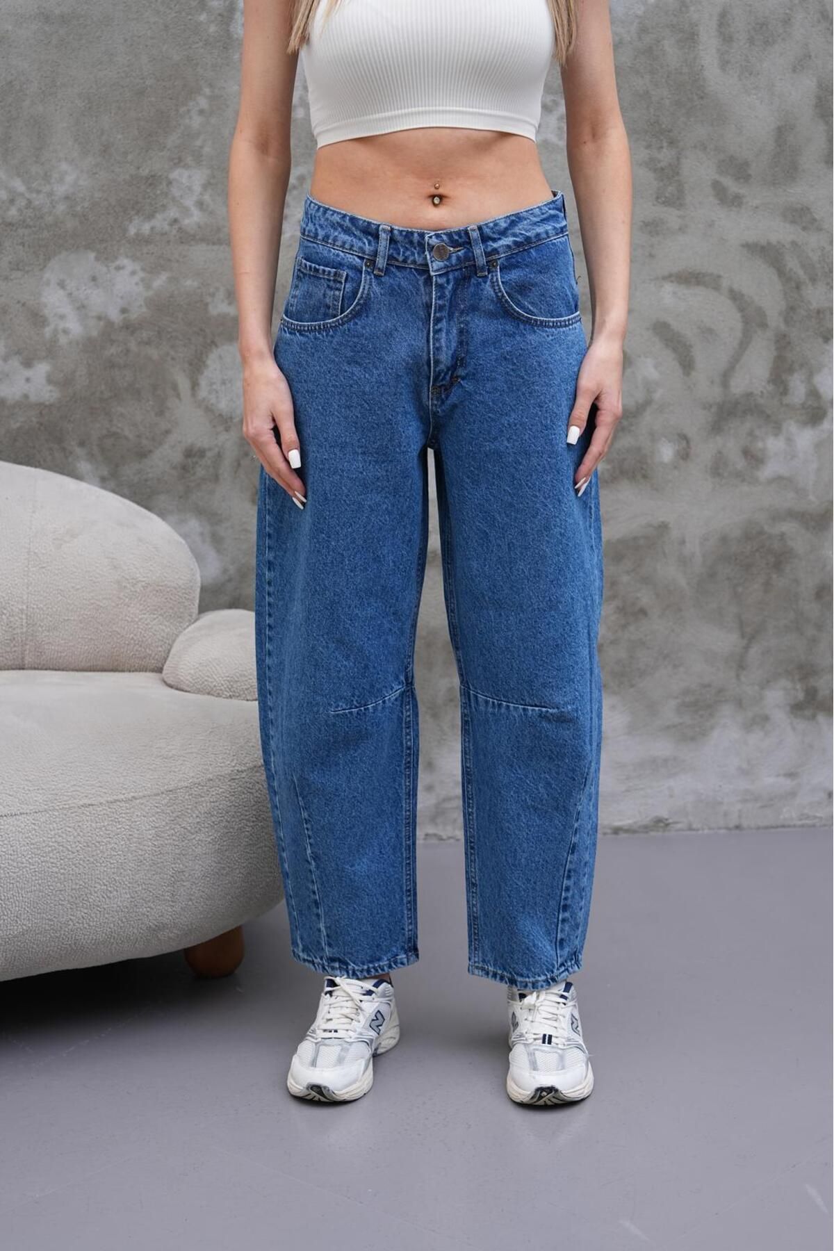 Tarz Cool Mom Jean Yüksek Bel Bol Kesim Paça Pileli Esnek Kot Pantolon Mavi