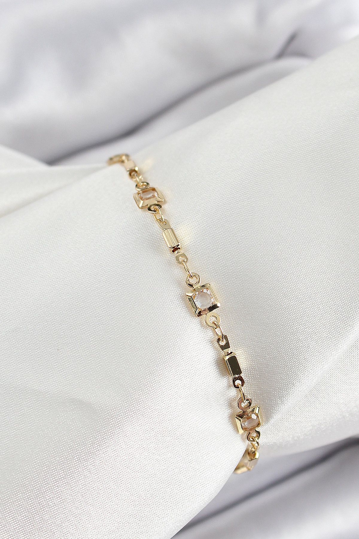 STİLLOVE Pirinç Gold Renk Zirkon Taşlı Kadın Bileklik SL12196