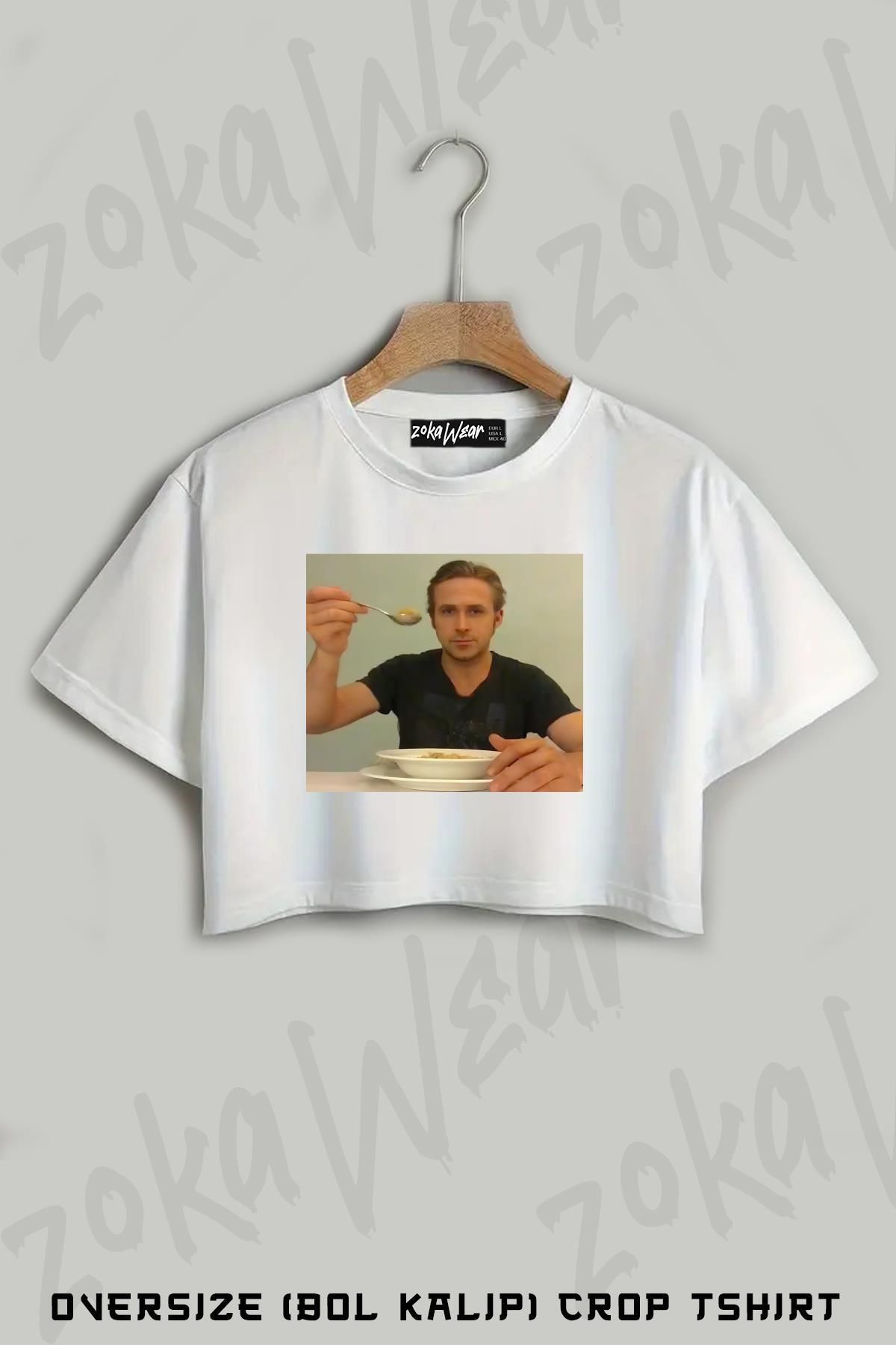 ZOKAWEAR Ryan Gosling Eats His Cereal Baskılı Oversize Crop T-Shirt