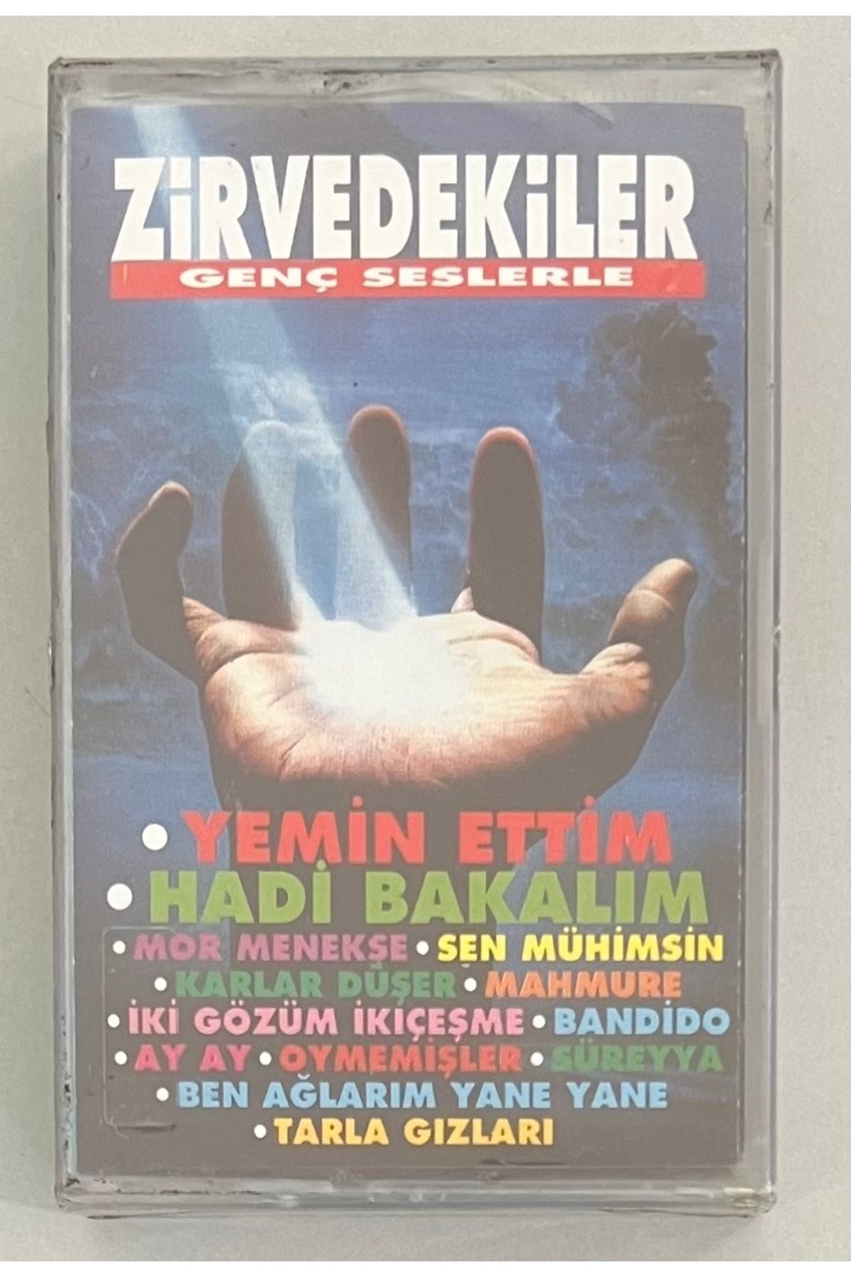Plakevi İzmir Zirvedekiler Genç Seslerle Kaset (Jelatininde Sıfır Orjnal Dönem Baskı Kaset)