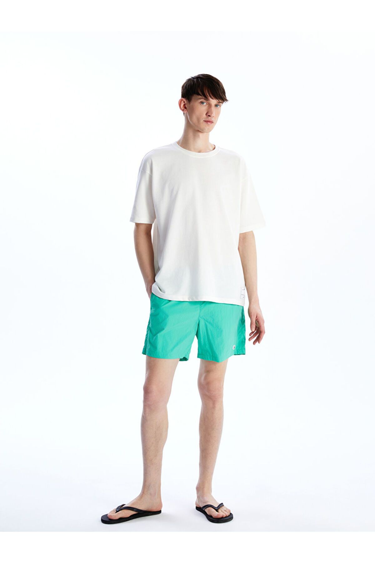 LC Waikiki Yeni Sezon Kisa Boy Basic Erkek Deniz Sortu - S55908Z8