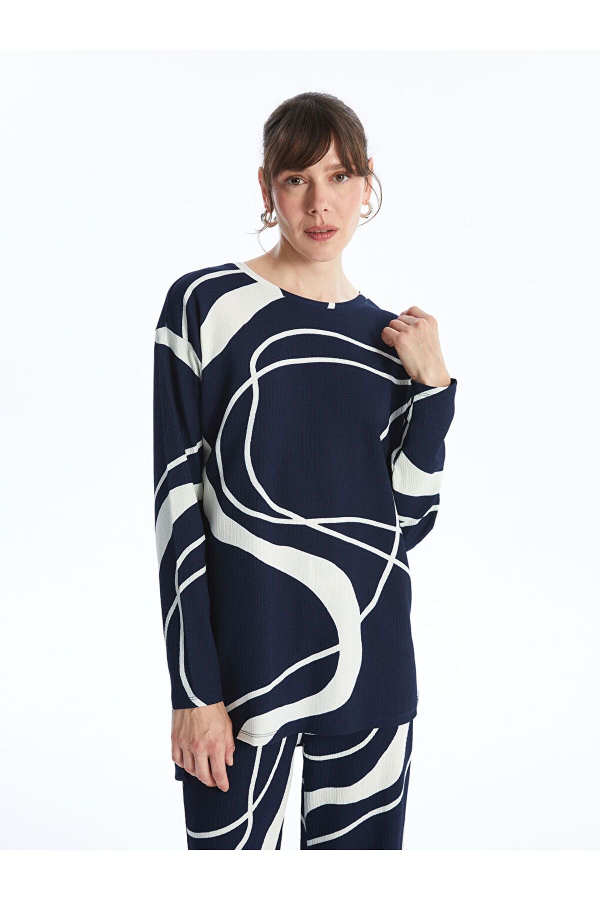 LC Waikiki Yeni Sezon Bisiklet Yaka Desenli Uzun Kollu Kadin Tunik - S48277Z8