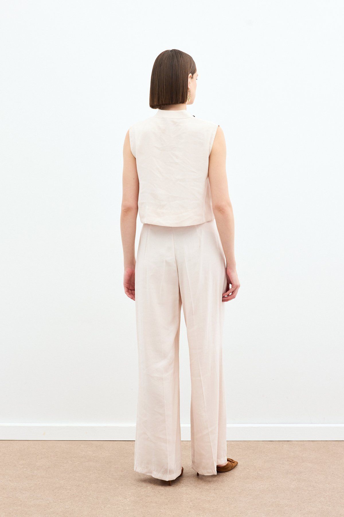 Sateen-Blouse with Ornamental Button Detail - Stone 5