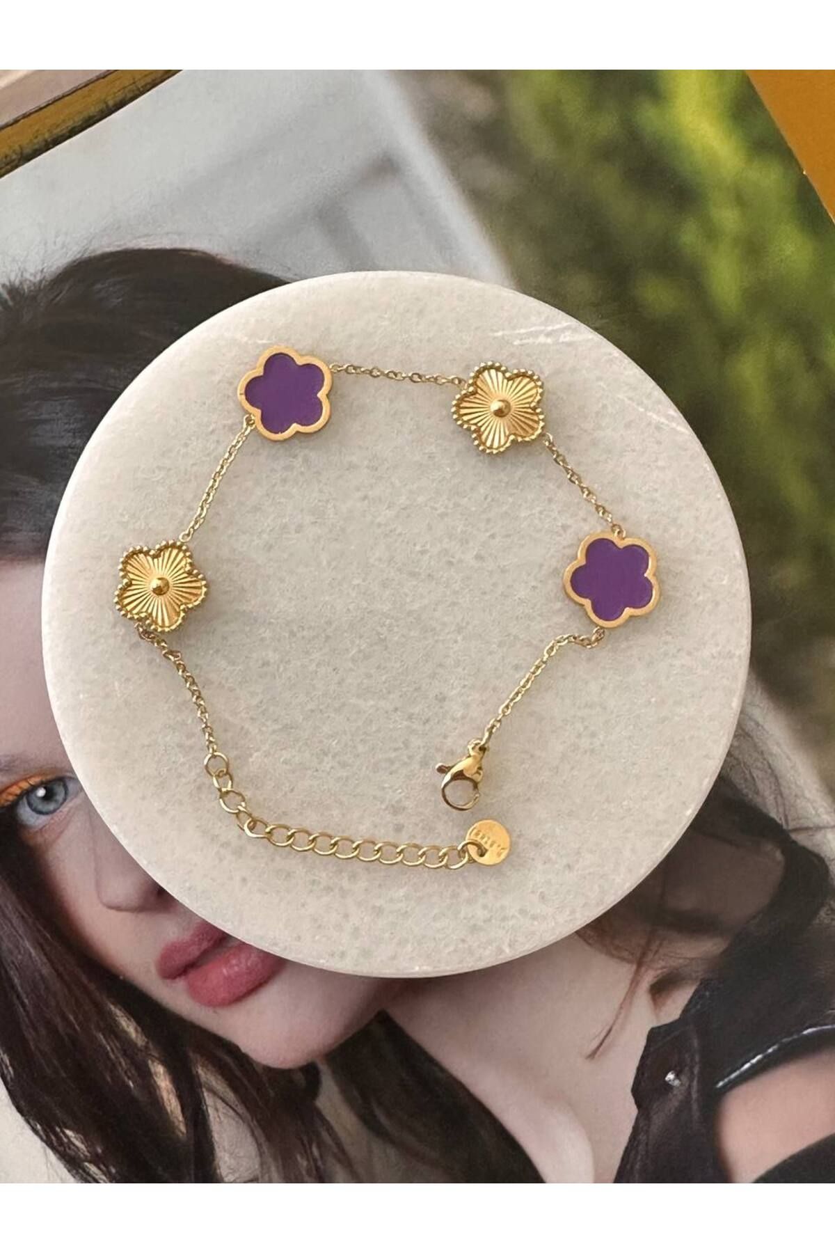 Esmeray Aksesuar Paslanmaz Çelik Gold Renk Mor Yonca Figürlü Bileklik Uzunluk 16 cm. 20 cm.