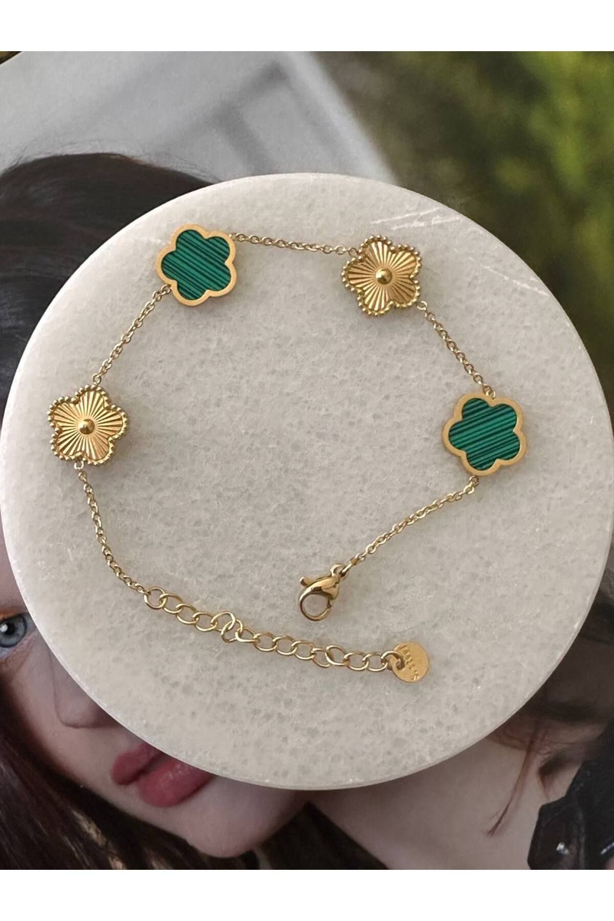 Esmeray Aksesuar Paslanmaz Çelik Gold Renk Yeşil Yonca Figürlü Bileklik Uzunluk 16 cm. 20 cm.