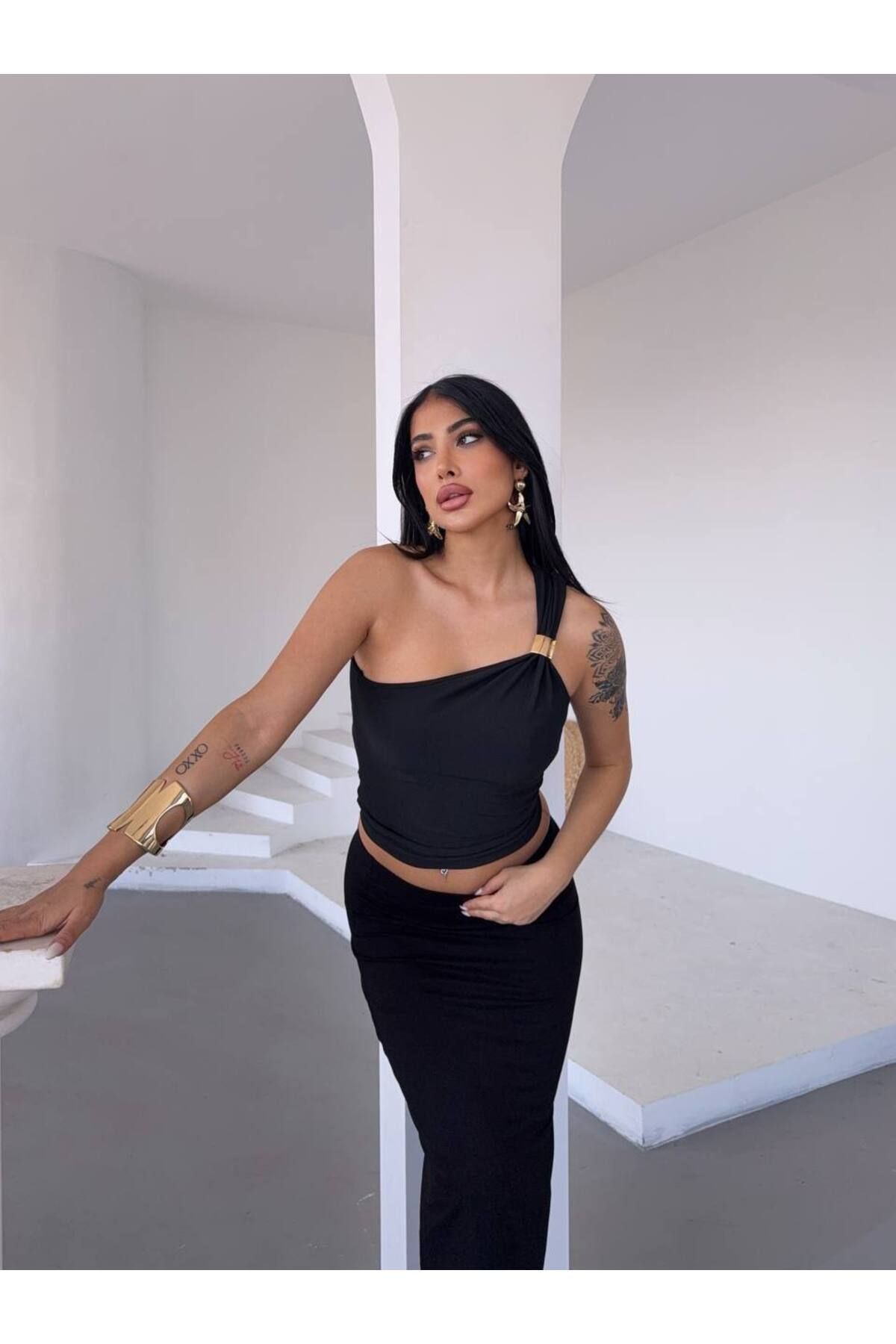 lolaa butik Tek omuz aksesuarlı bluz
