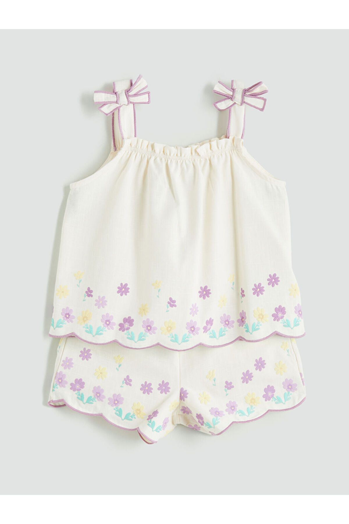 LC Waikiki Yeni Sezon Kare Yaka Cicekli Kiz Cocuk Bluz ve Sort 2'li - S5GH93Z1