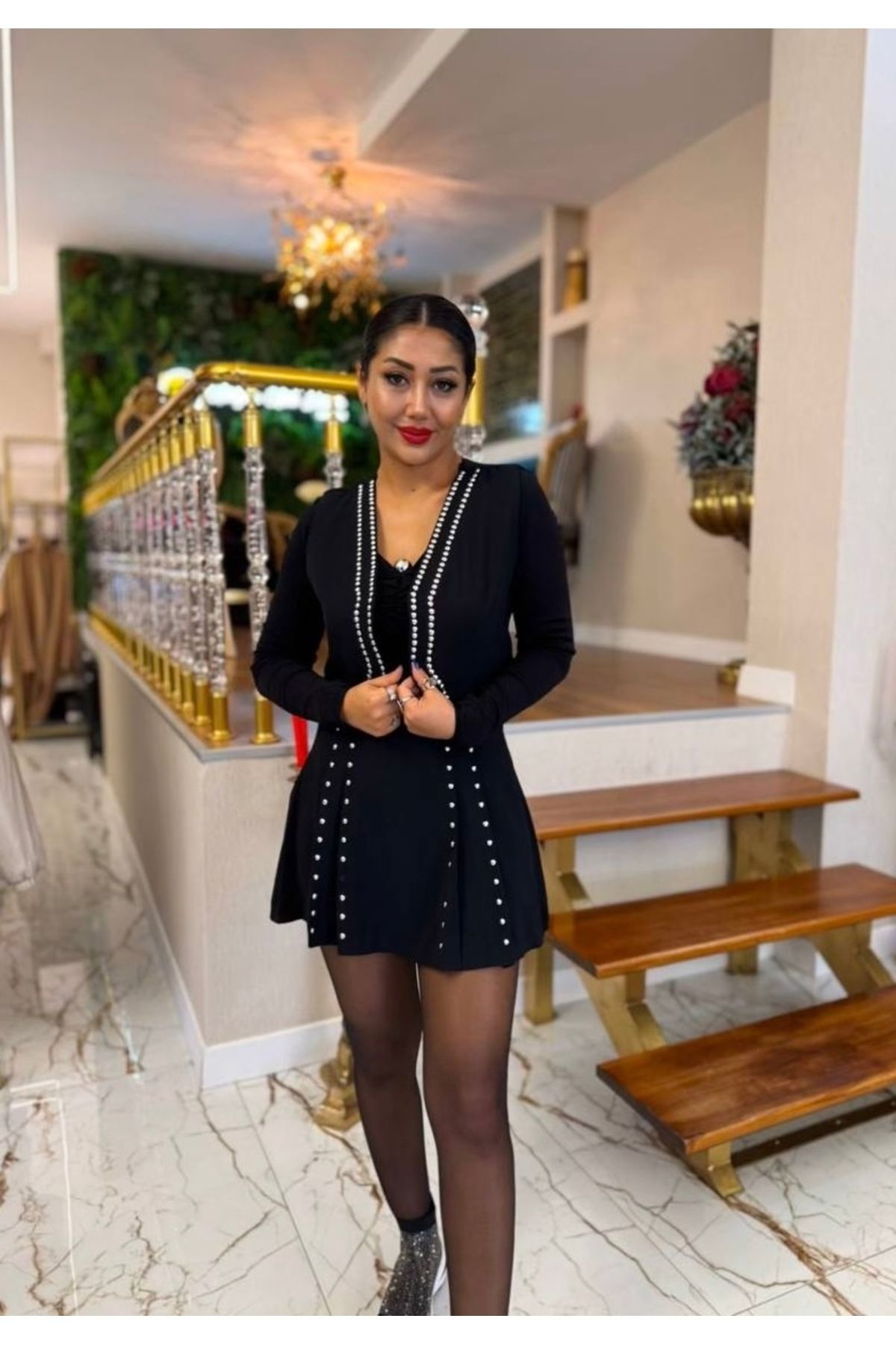 Gülşen Gök Butik Zımba Baskı Yelek Etek Takım