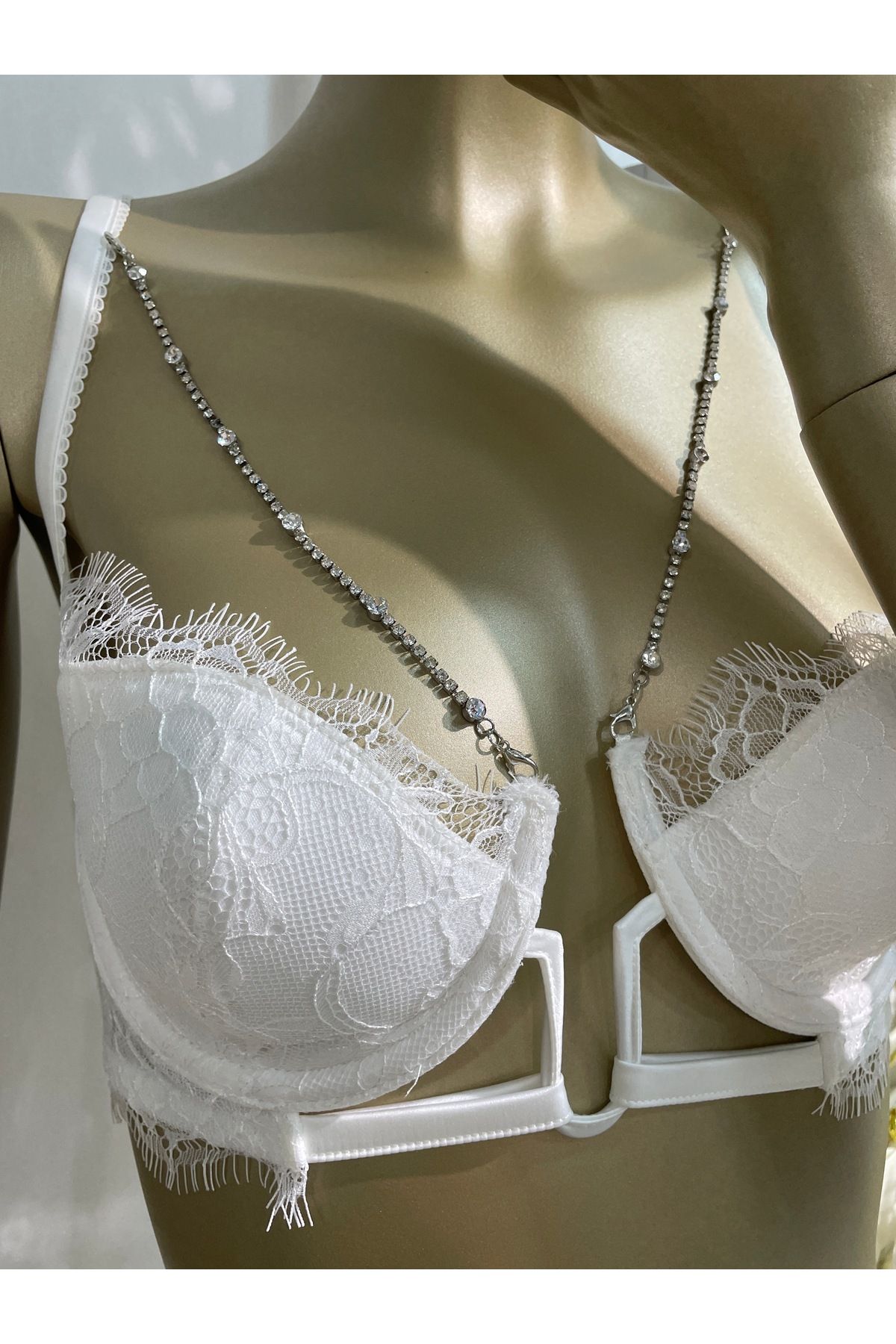 Gamze Day's Lingerie Tak-çıkar Aksesuarlı Dantel Dekolte Sütyen Külot Takım