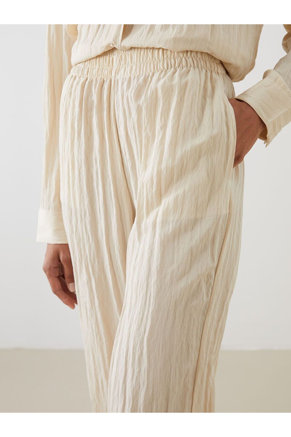 LC Waikiki-Pantaloni de damă LCW Modest cu talie elastică texturată 6