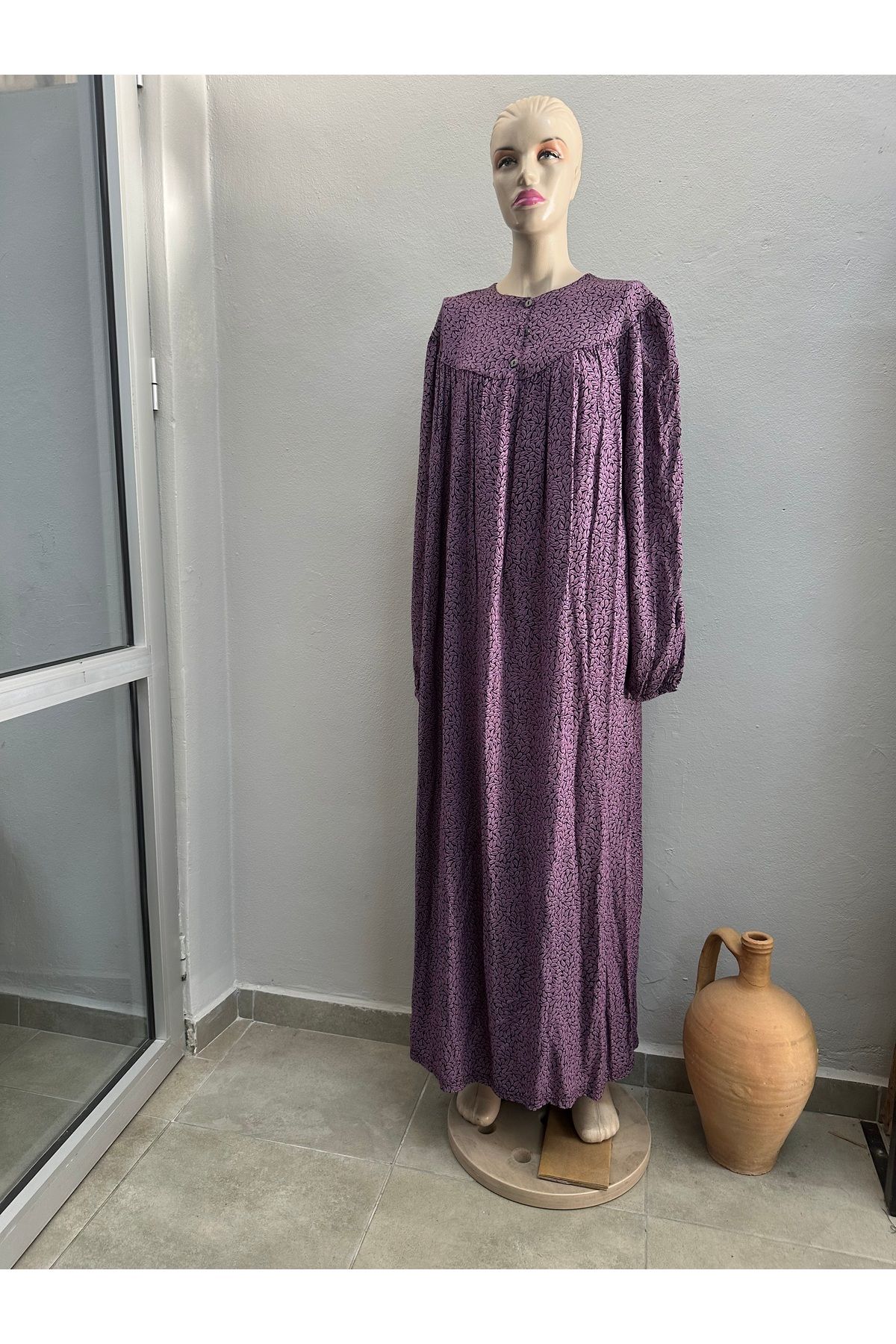 Zülal İthal Kumaş, Yuvarlak Yaka, Lastik Kol, (78*2=156 cm. Göğüs/ Boy 130 ölçü YOK.