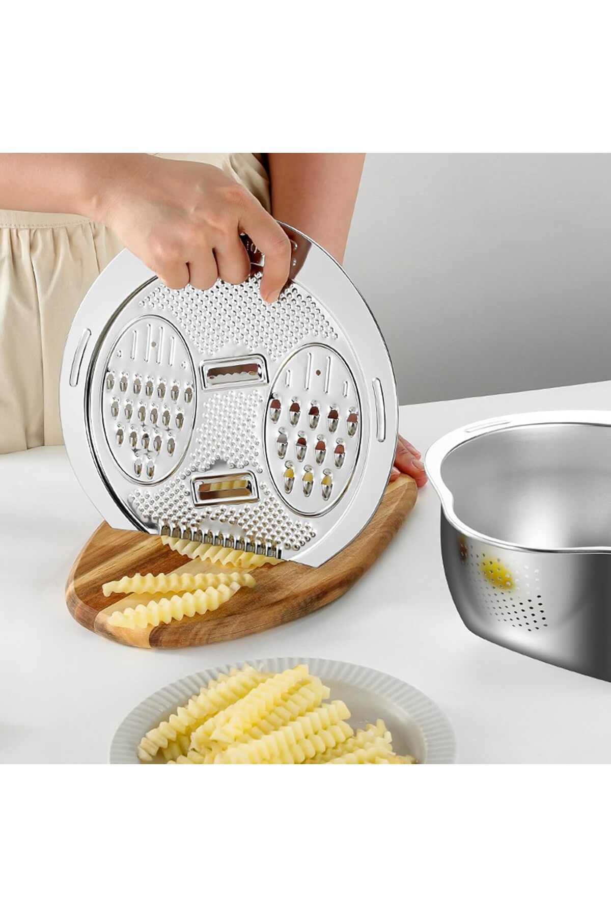 div-3 in 1 Set Grater Strainer With Sieve And Bowl Diameter 24 cm 2