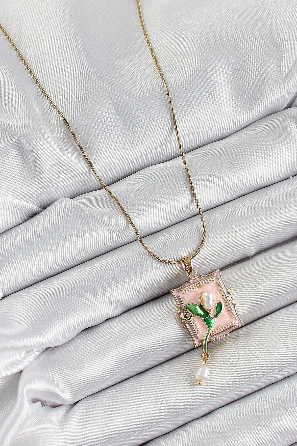 bamido 316l Çelik Zincir Pembe Sanatsal Portre Sallantılı İnci Detaylı Lale Model Gold Renk Kadın Kolye - B
