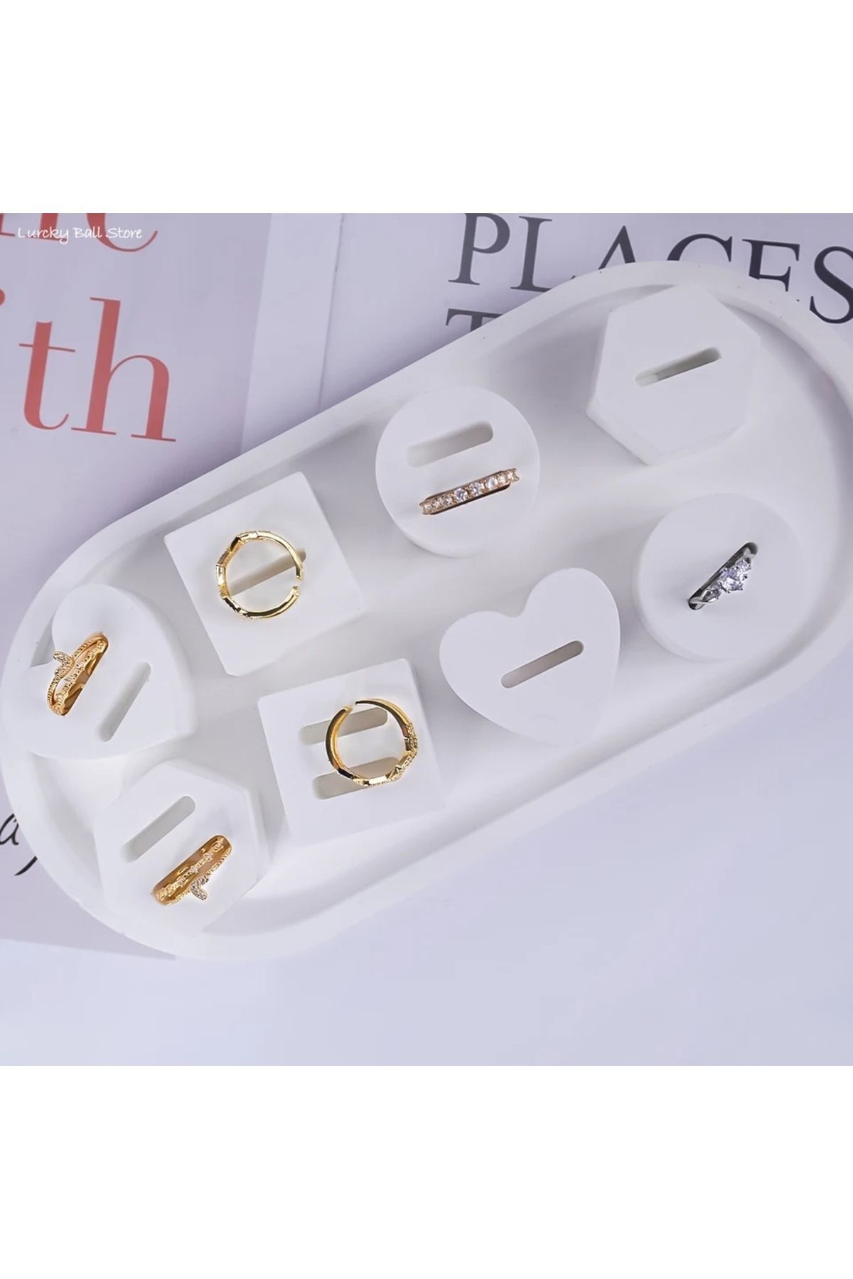 SerenityHaven 8’li Yüzük Tutucu Ve Oval Tabaklı Set, Yüzük Standı